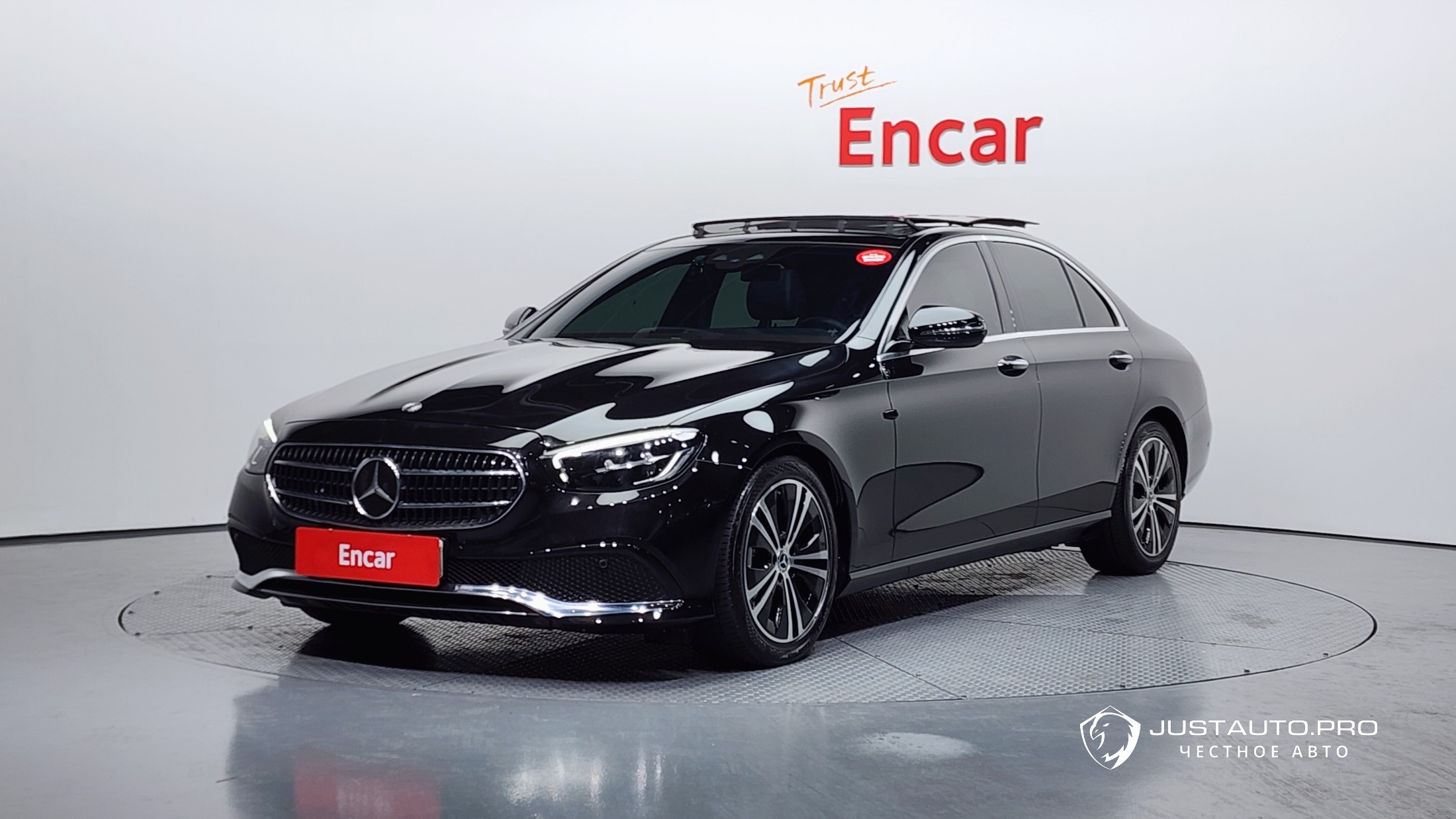 Автомобиль Mercedes-Benz E-Class