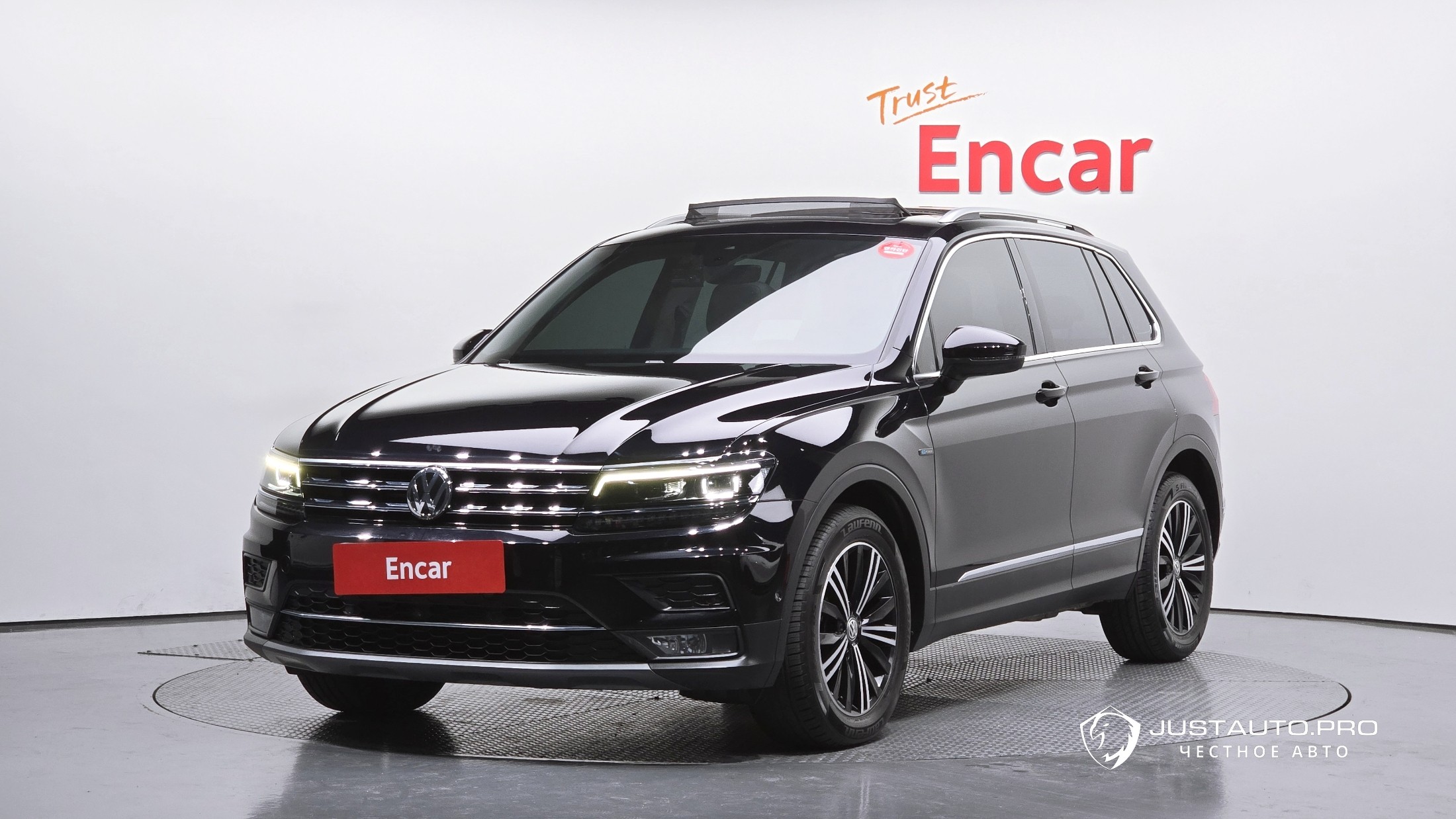 Автомобиль Volkswagen Tiguan