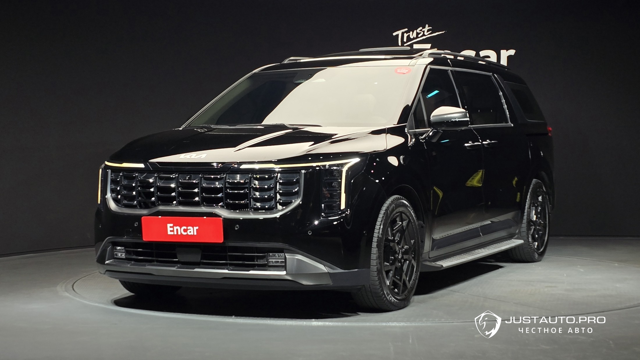 Автомобиль Kia Canival