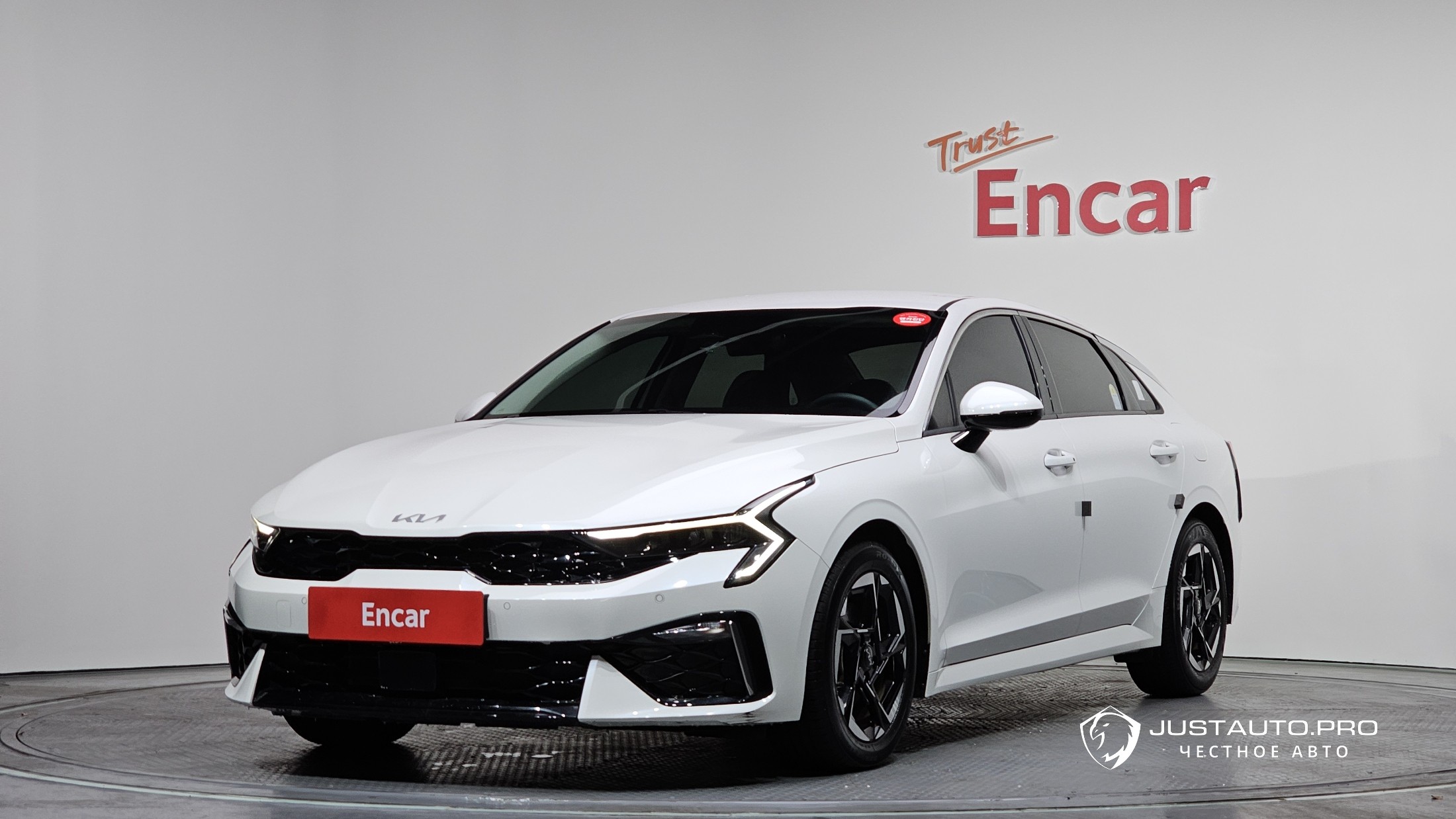 Автомобиль Kia K5