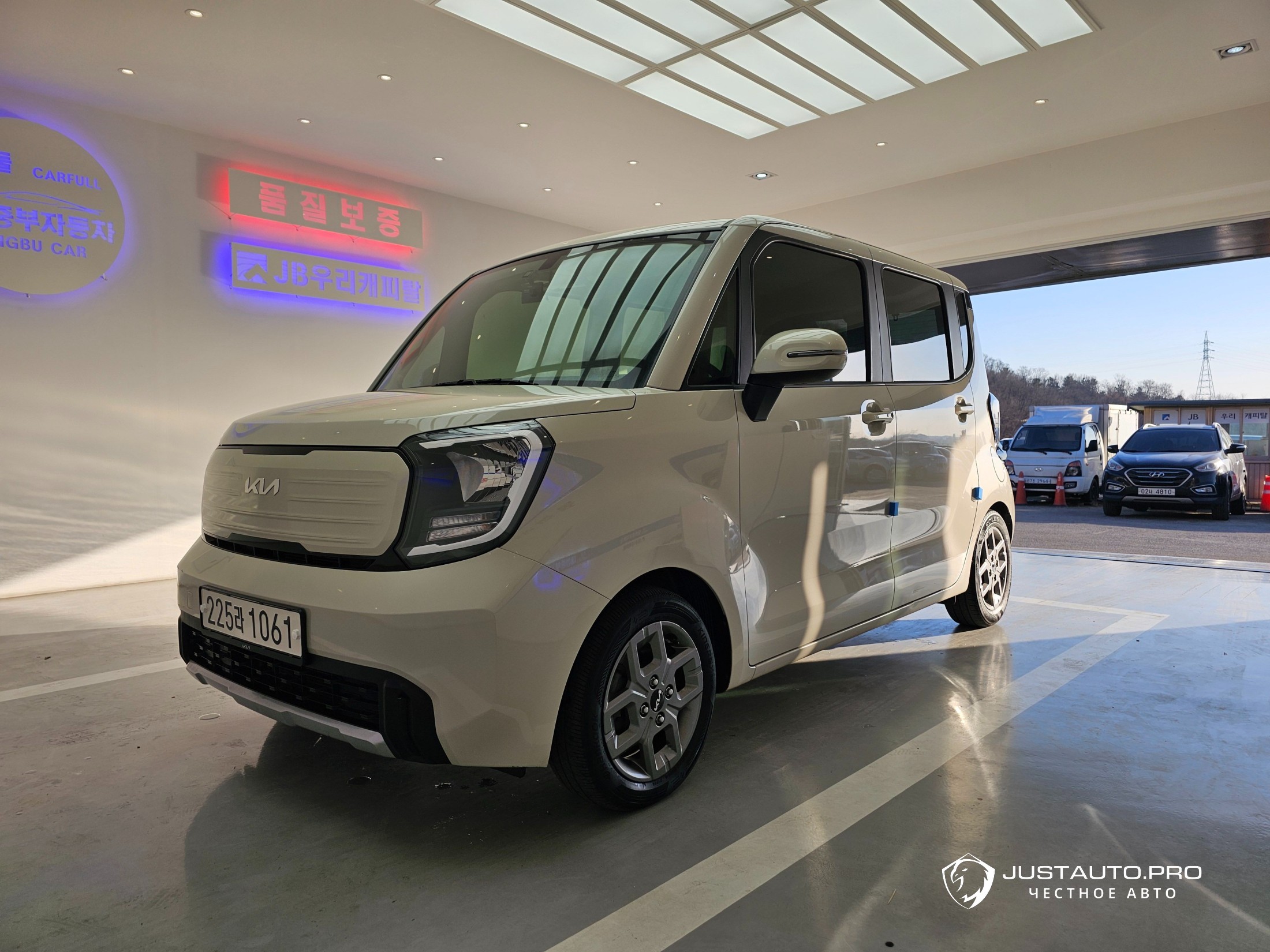 Автомобиль Kia RAY