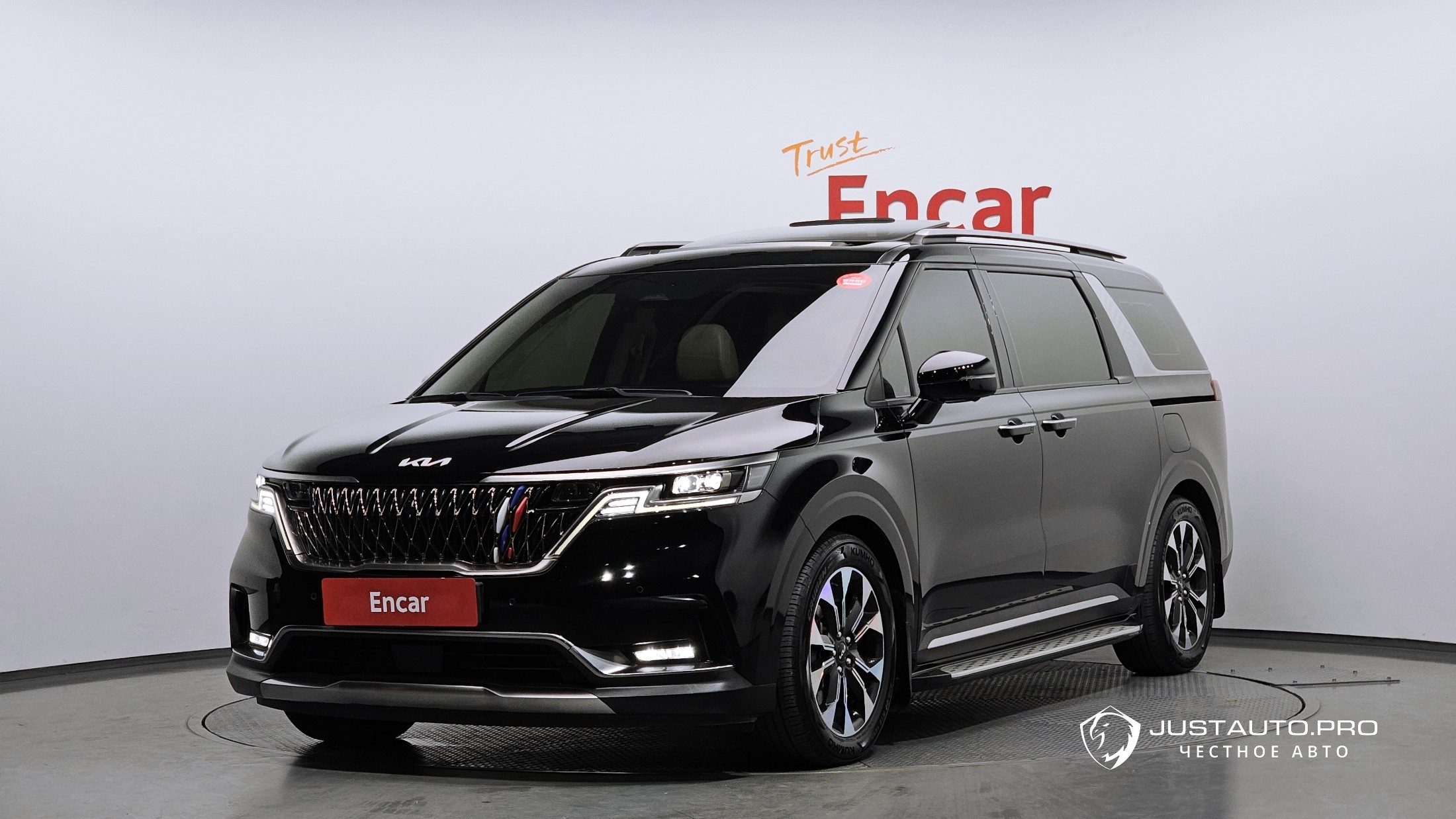 Автомобиль Kia Canival