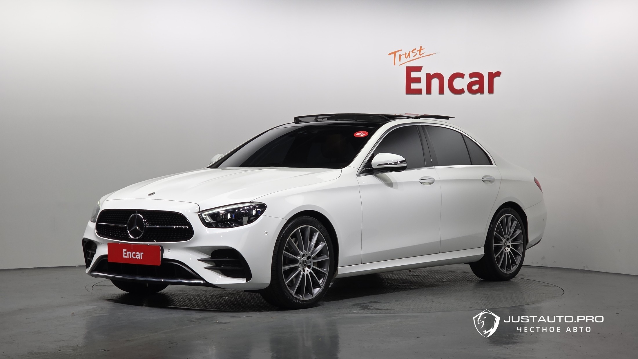 Автомобиль Mercedes-Benz E-Class