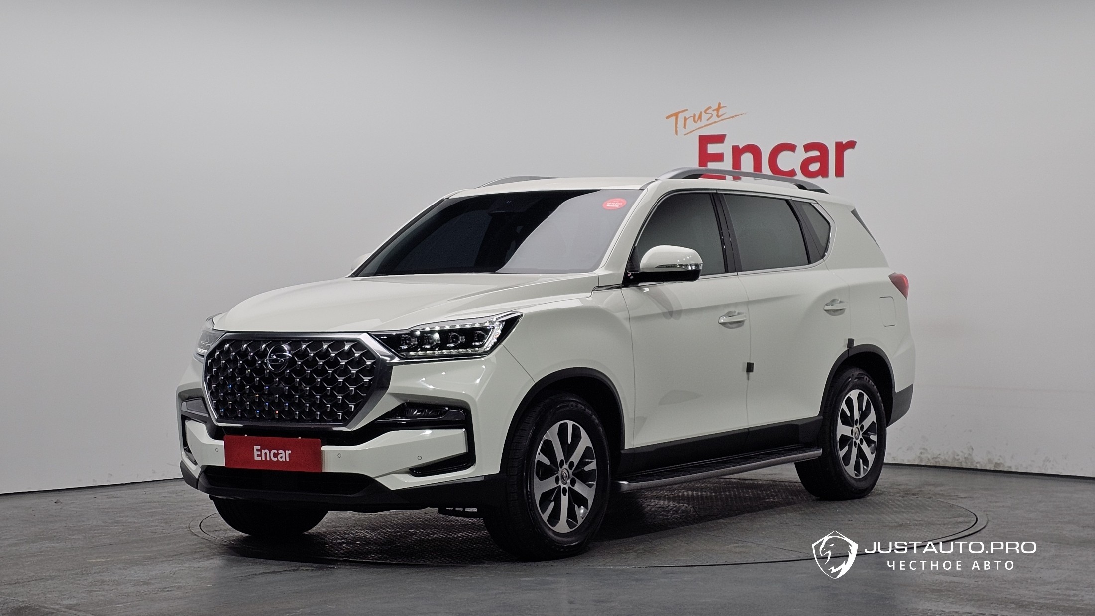 Автомобиль KG_Mobility_Ssangyong Rexton