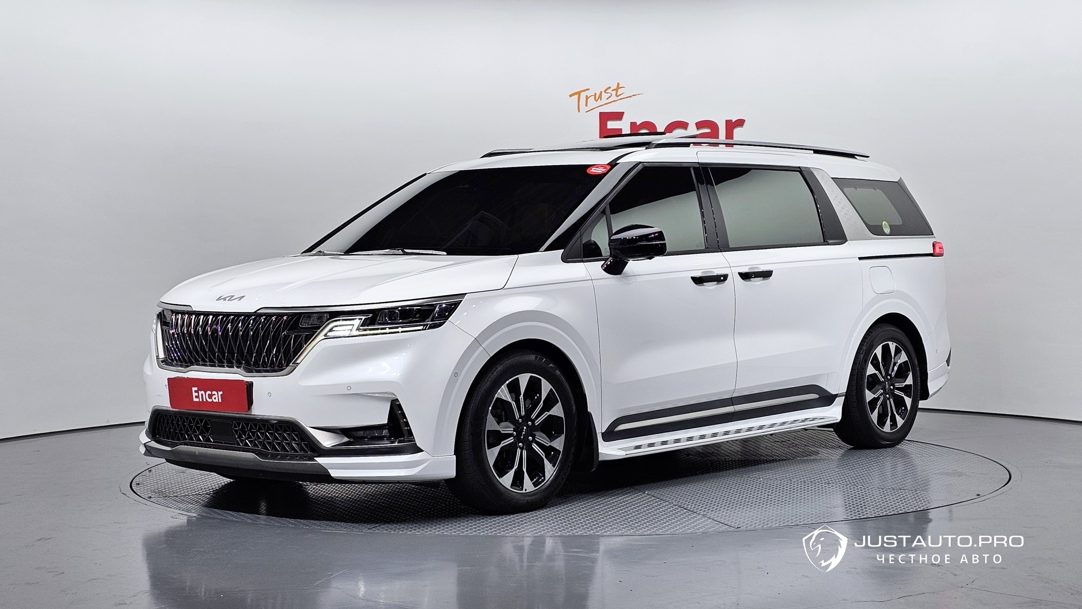 Автомобиль Kia Canival