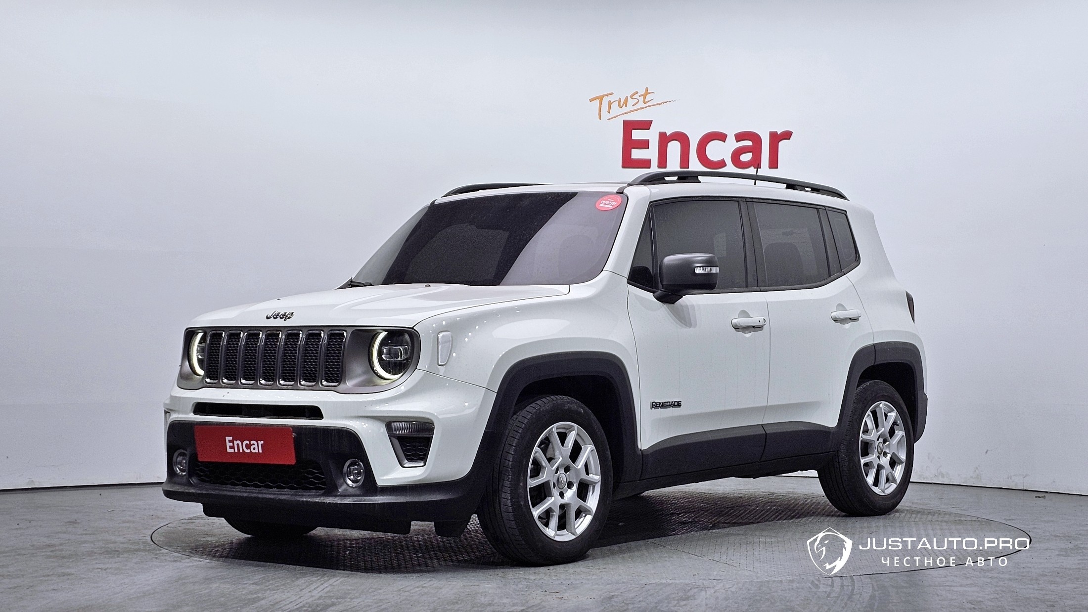 Автомобиль Jeep Renegade