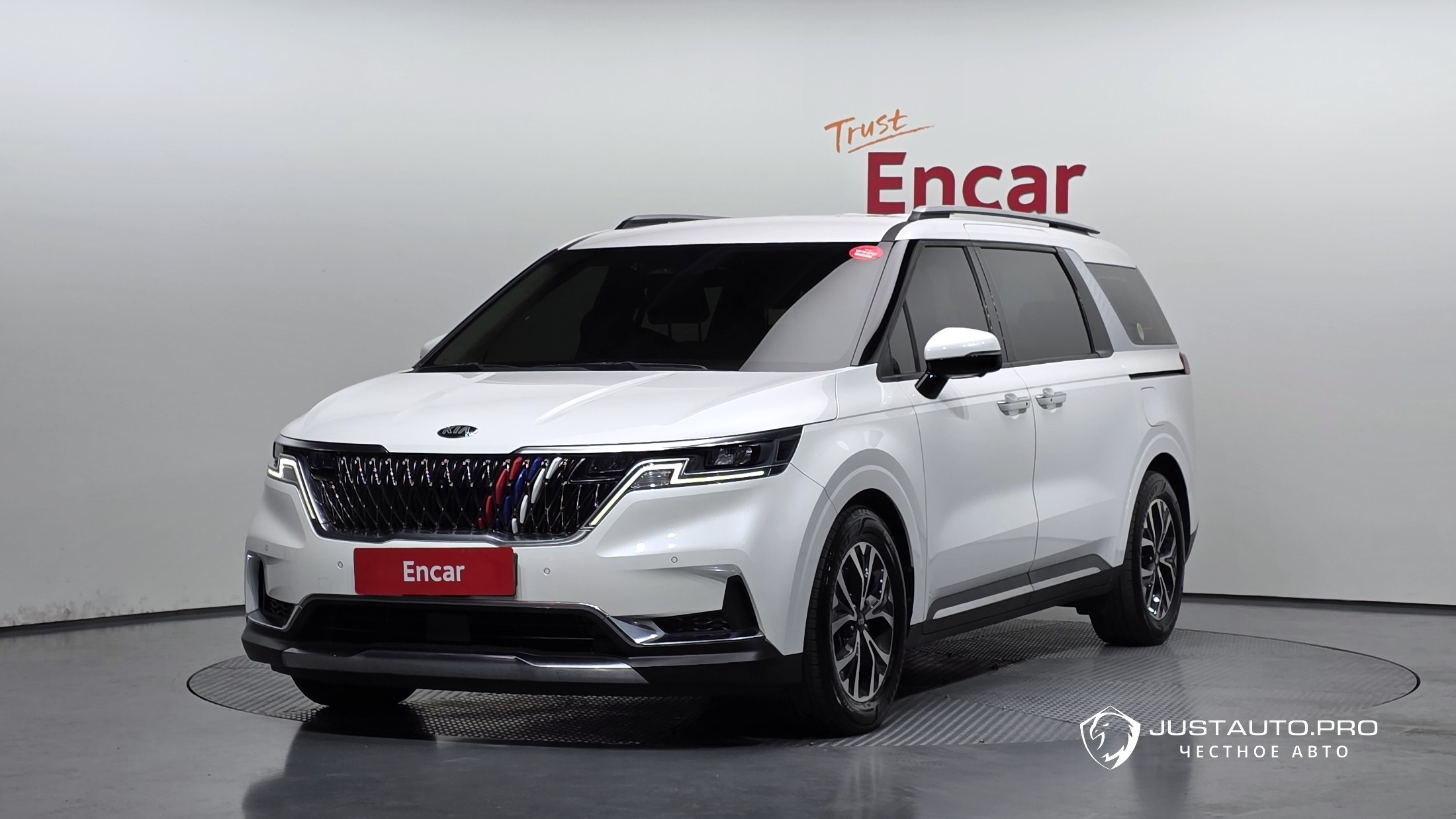 Автомобиль Kia Canival