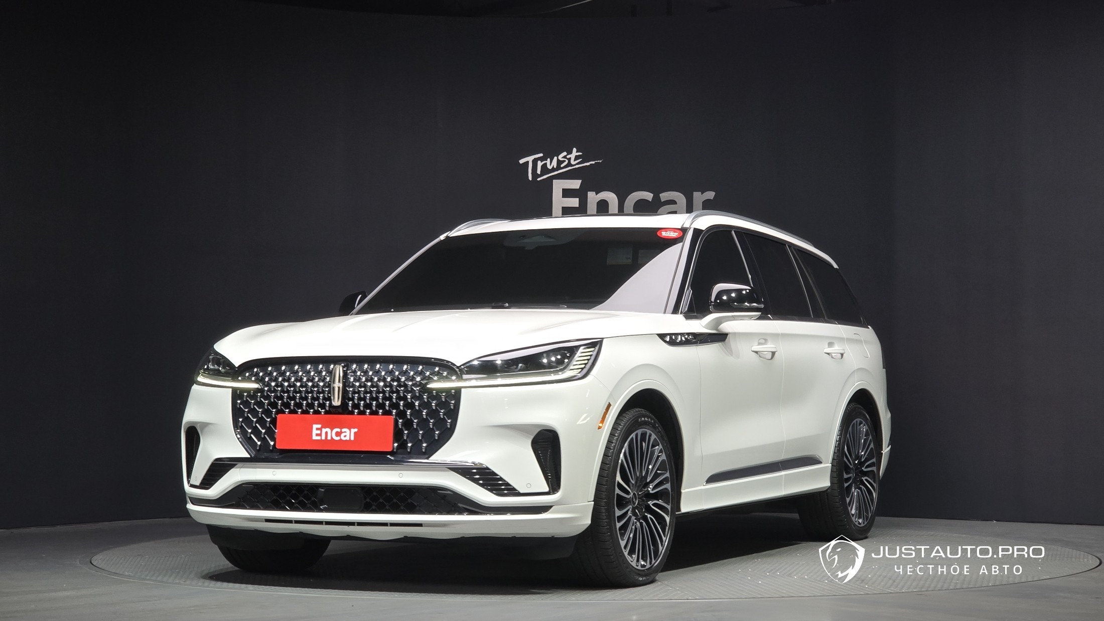 Автомобиль Lincoln Aviator