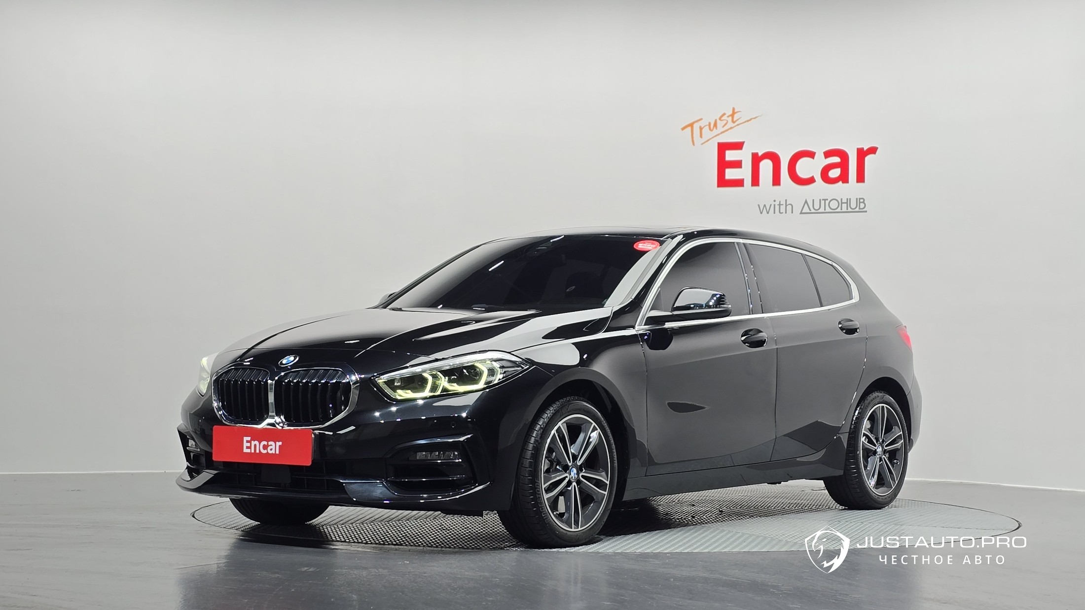 Автомобиль BMW 1-Series