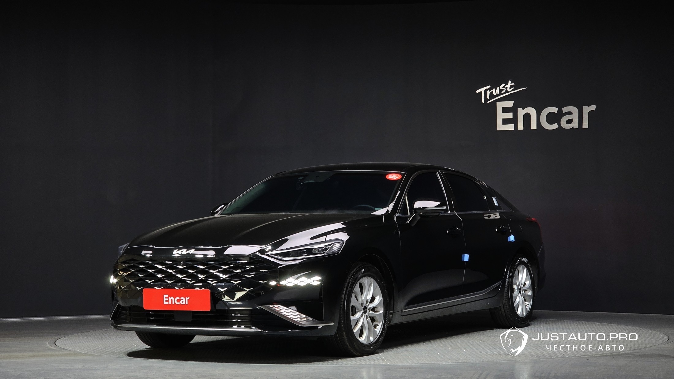 Автомобиль Kia K8