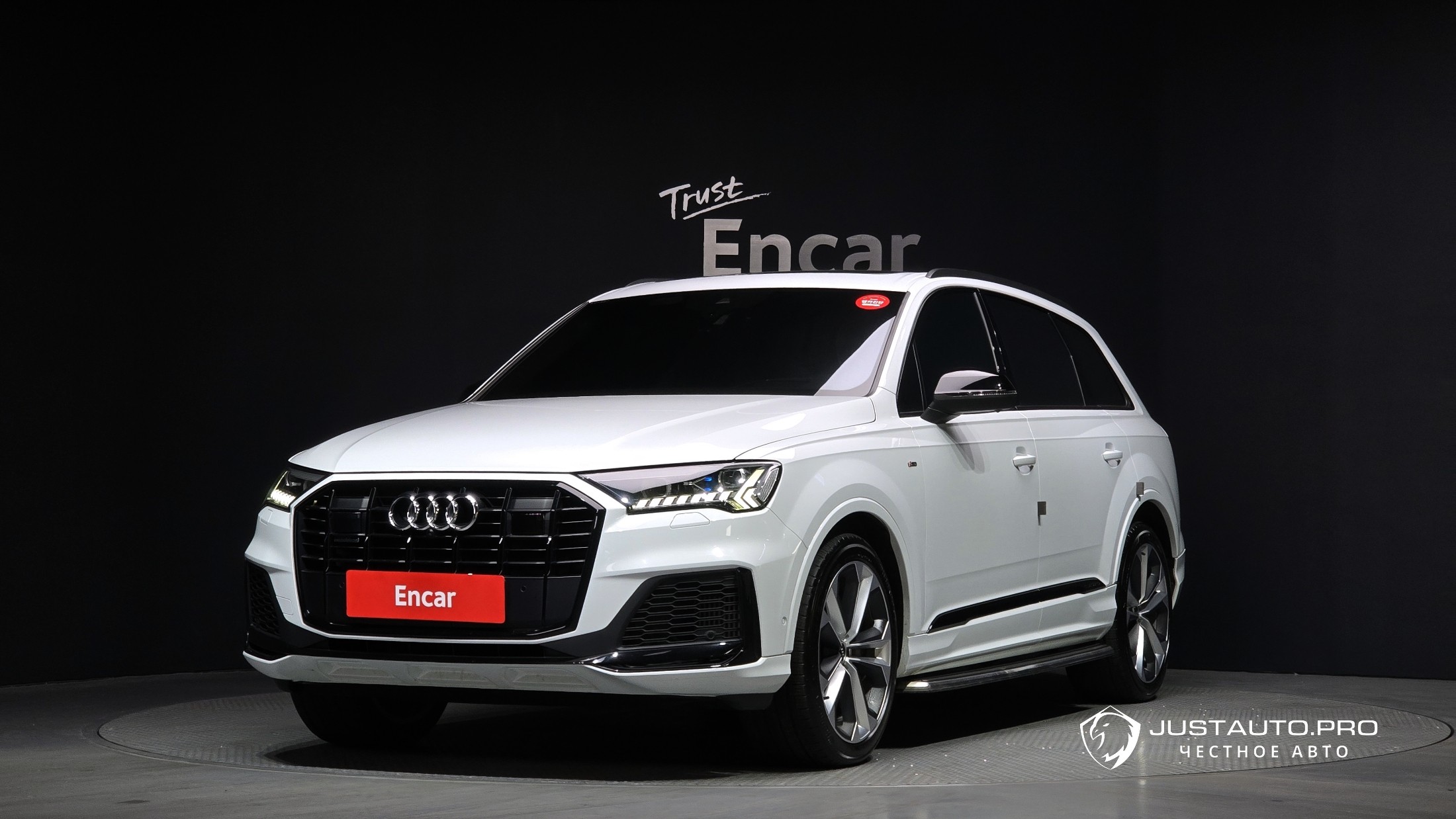 Автомобиль Audi Q7