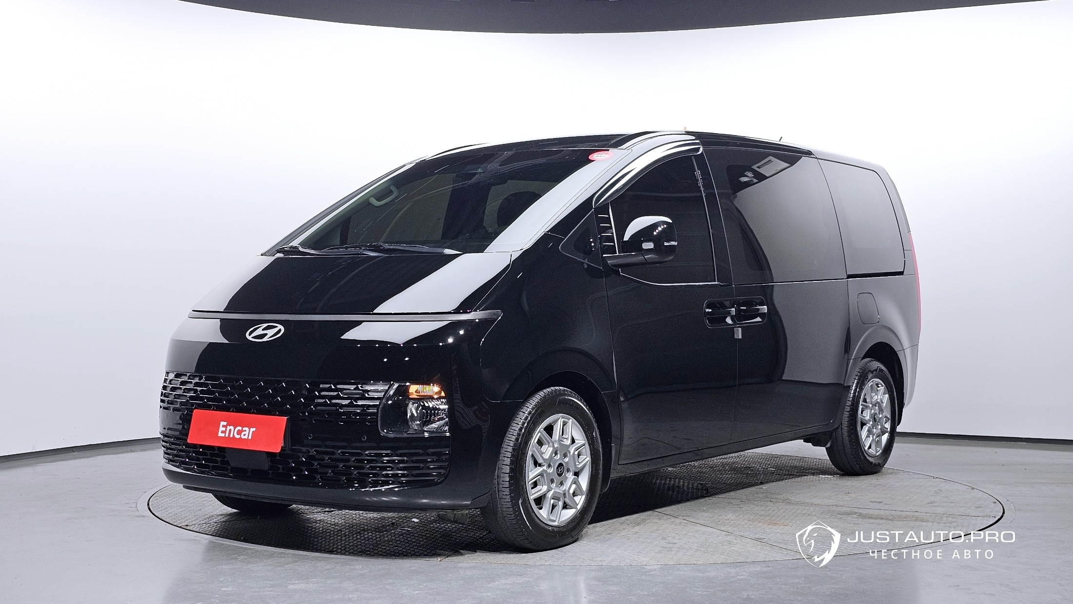 Автомобиль Hyundai Staria