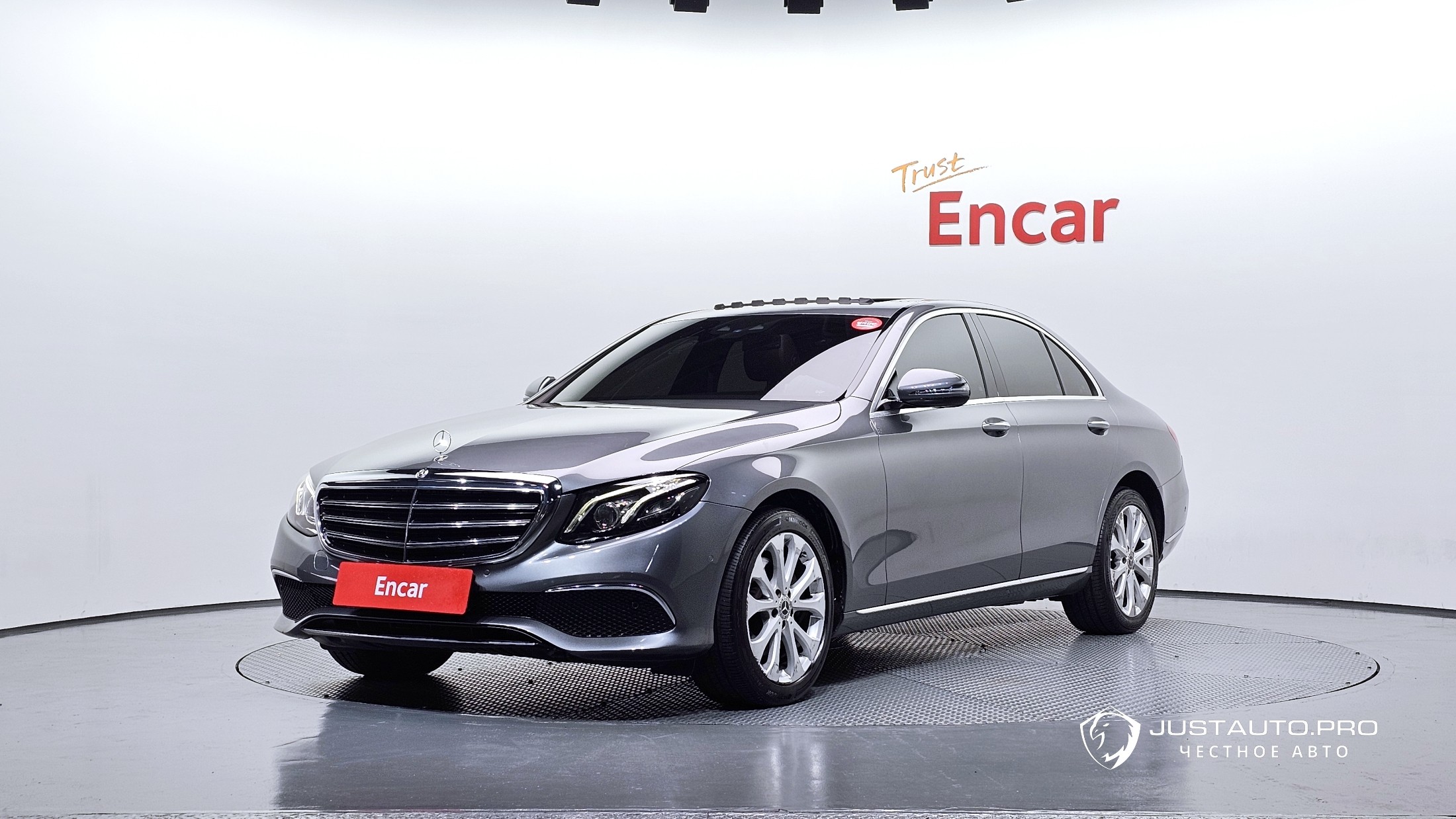Автомобиль Mercedes-Benz E-Class