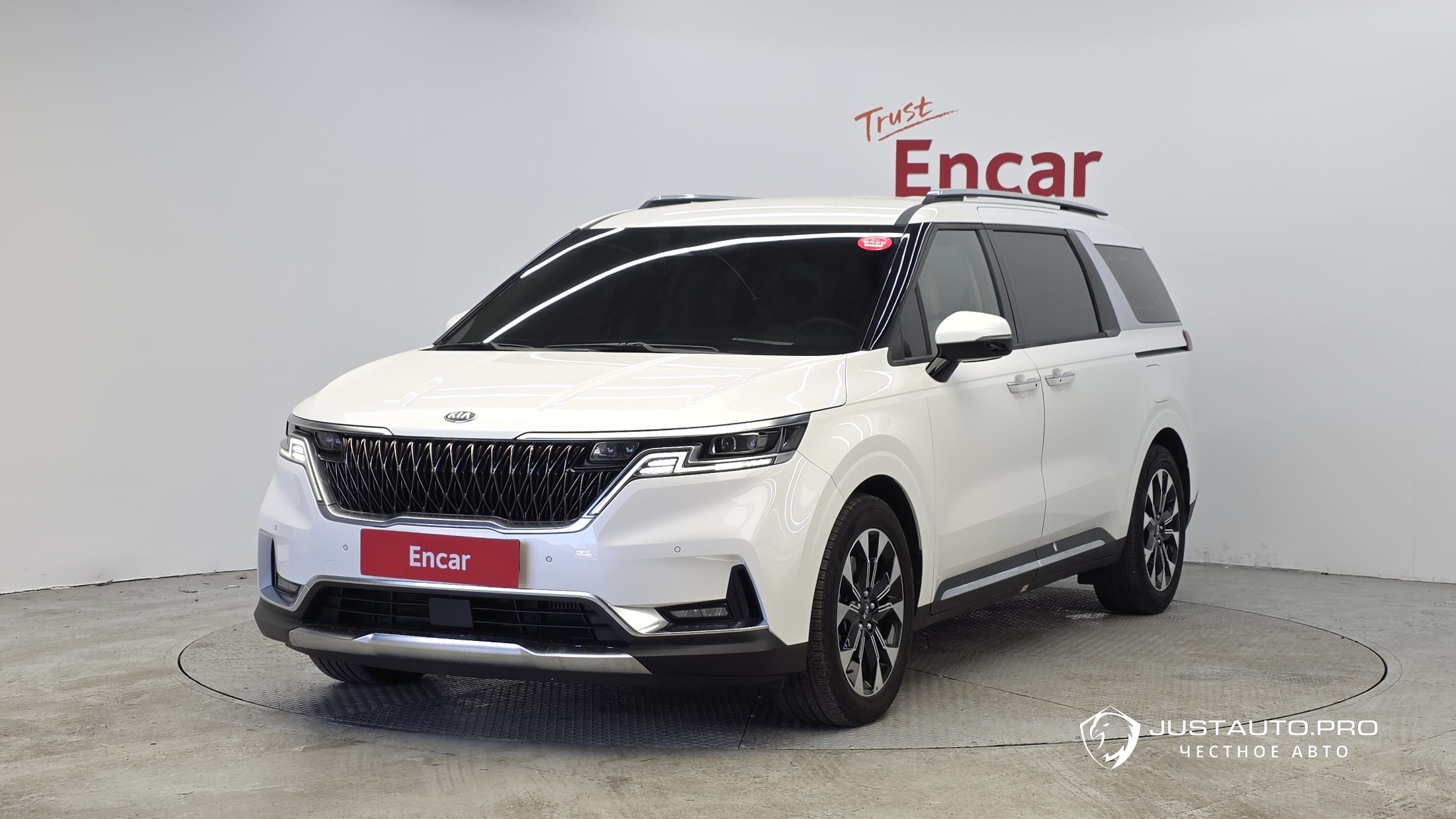 Автомобиль Kia Canival