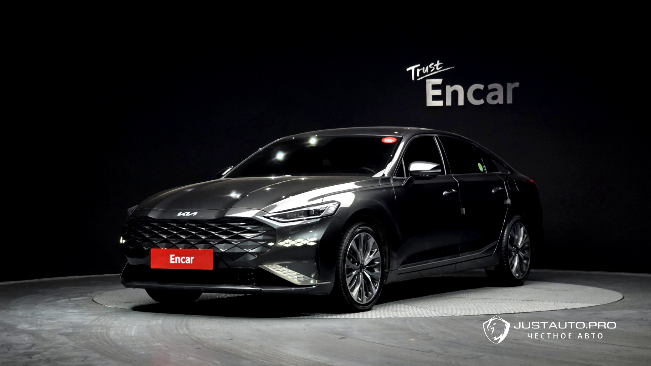 Автомобиль Kia K8