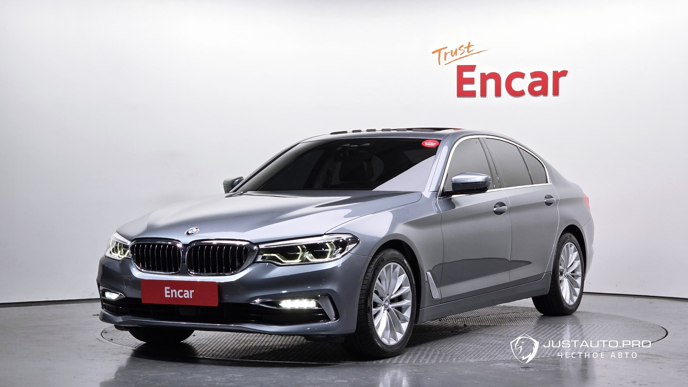 Автомобиль BMW 5-Series