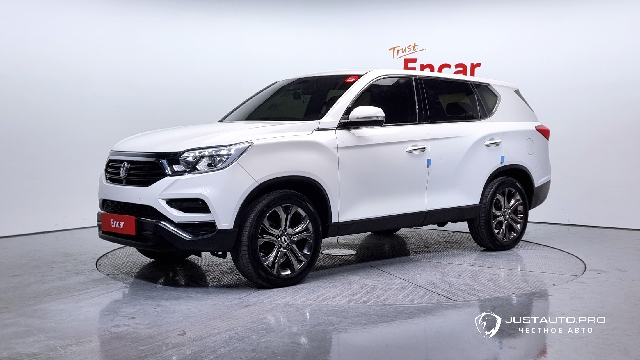 Автомобиль KG_Mobility_Ssangyong Rexton
