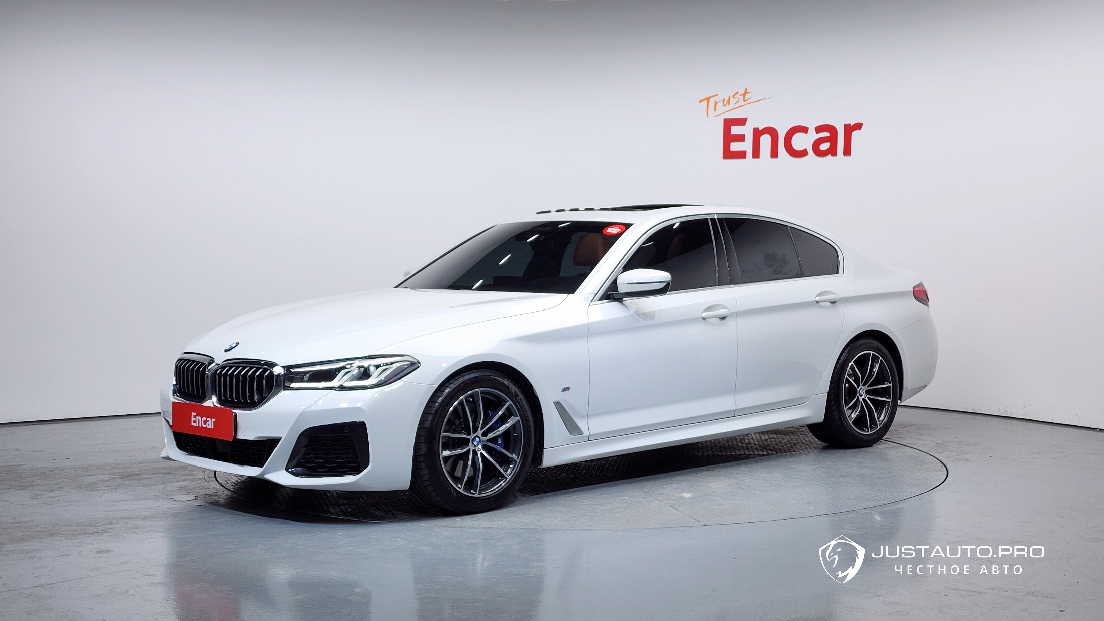 Автомобиль BMW 5-Series