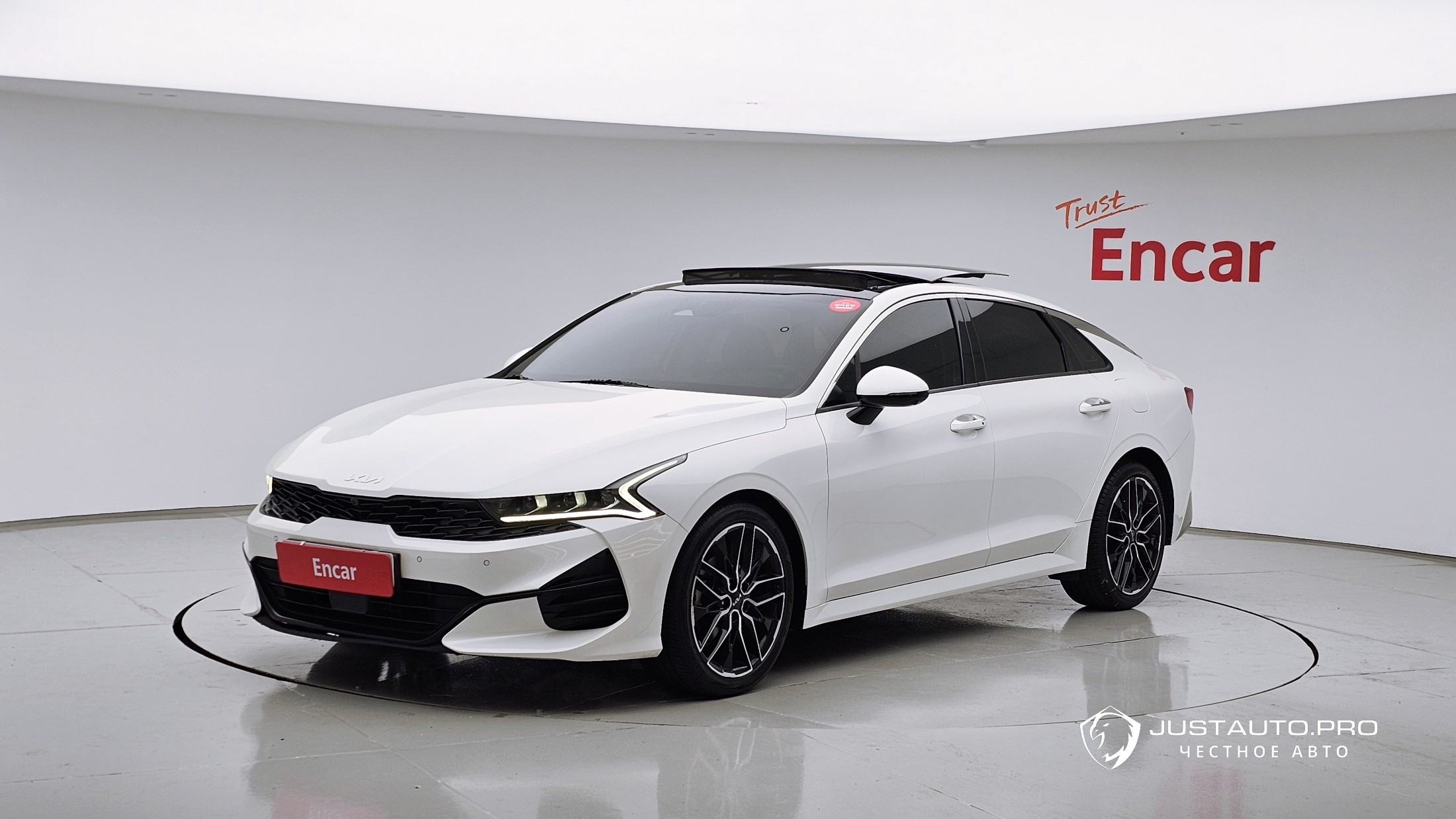 Автомобиль Kia K5