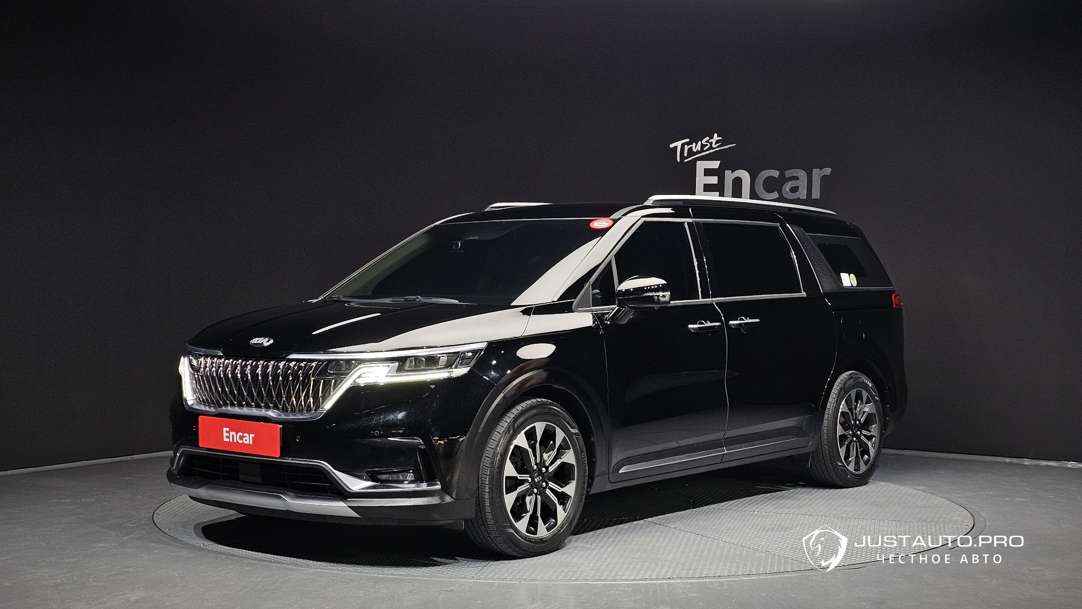 Автомобиль Kia Canival