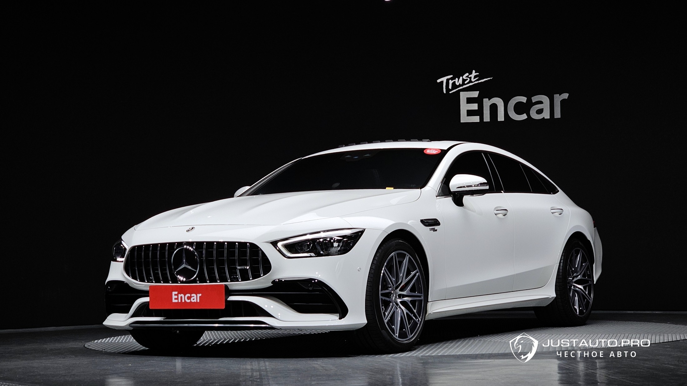 Автомобиль Mercedes-Benz AMG GT