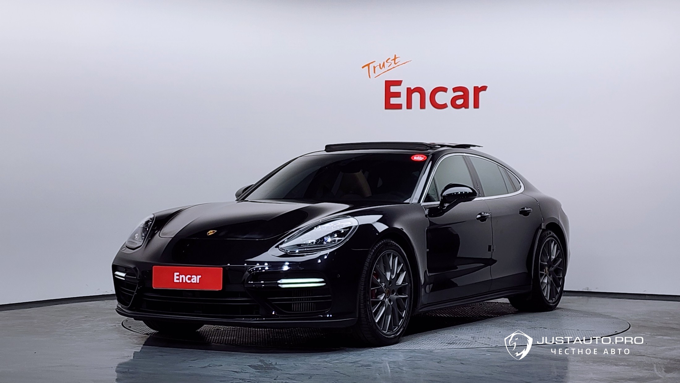 Автомобиль Porsche Panamera