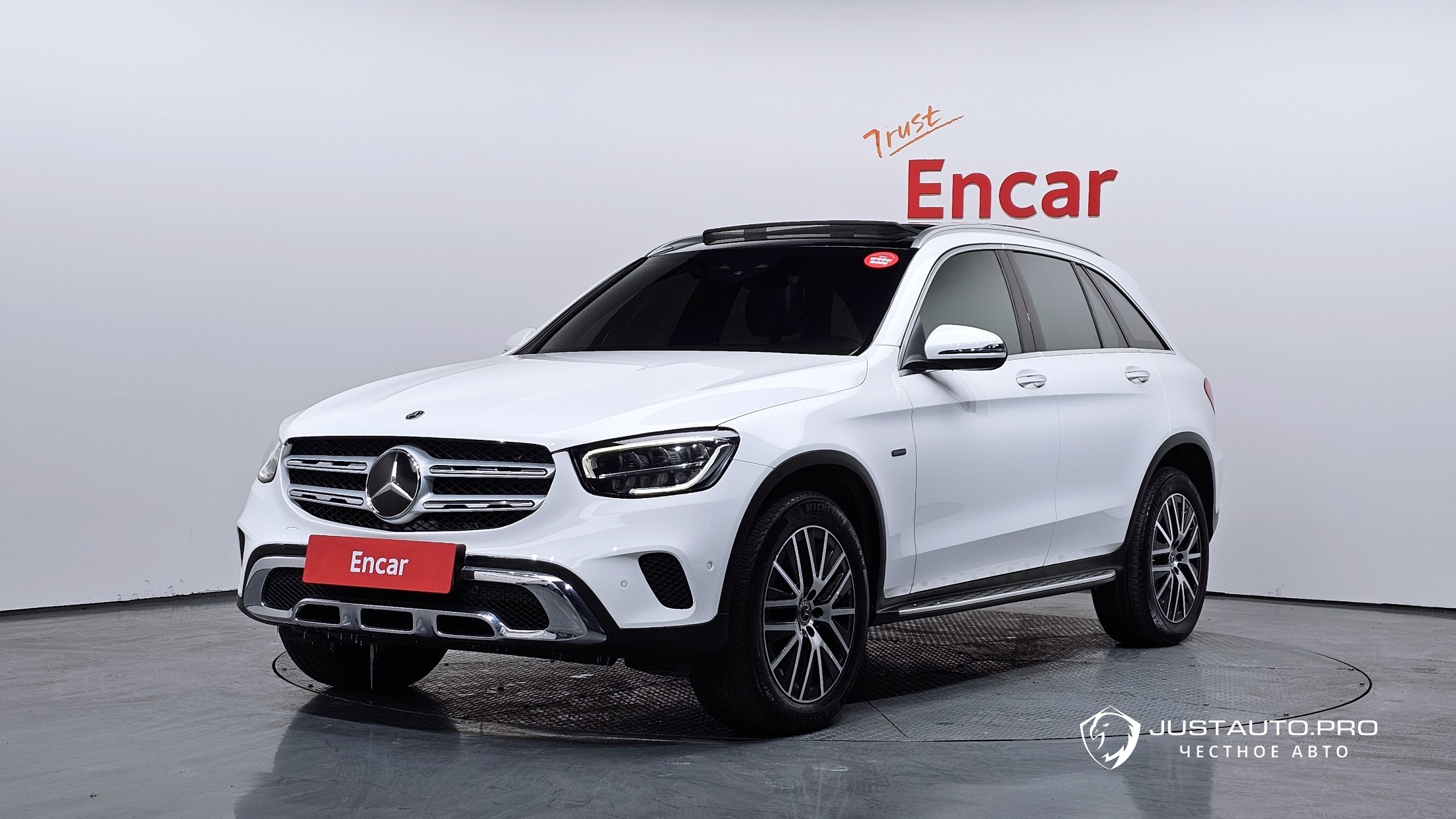 Автомобиль Mercedes-Benz GLC-Class