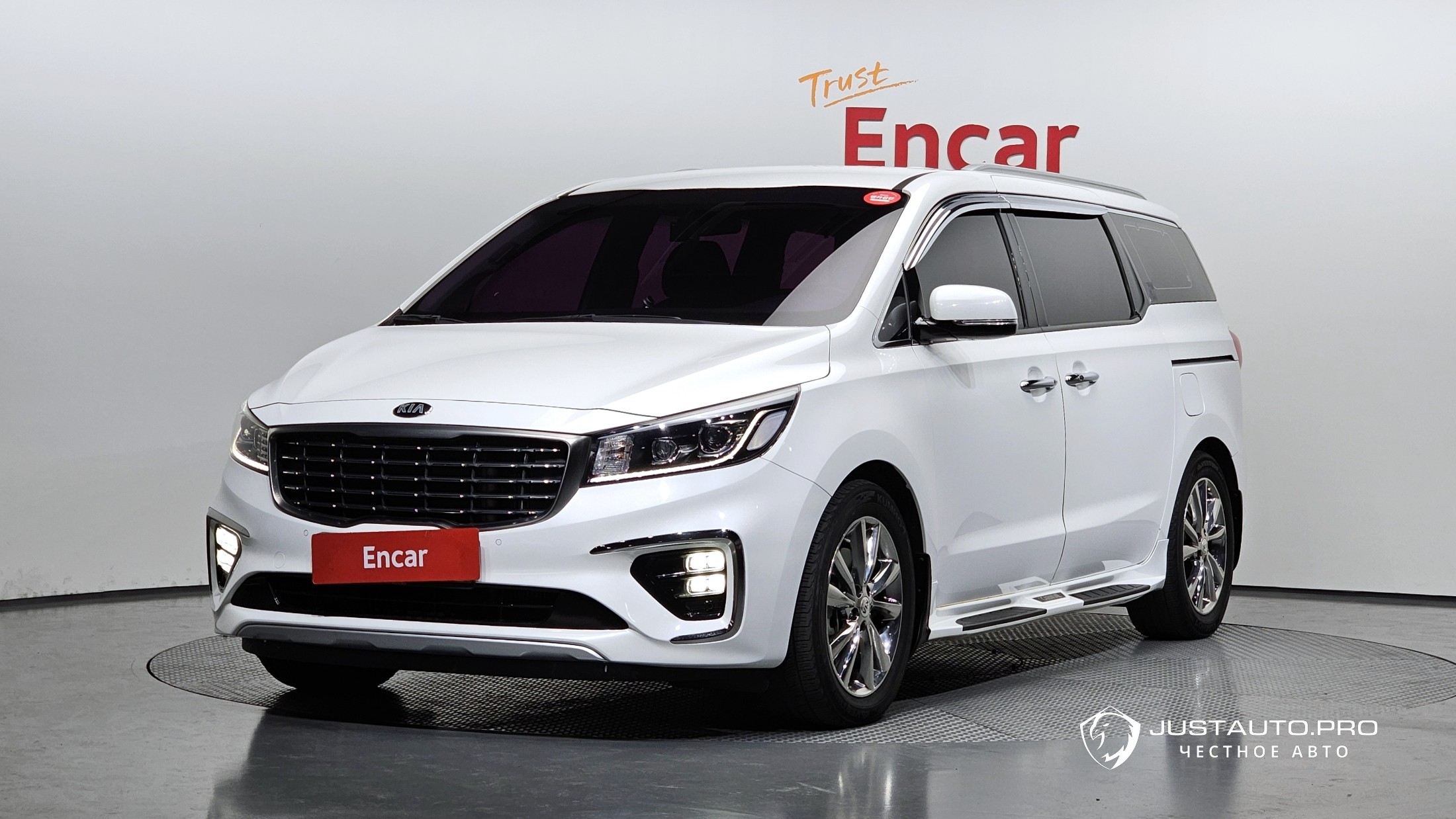 Автомобиль Kia Canival