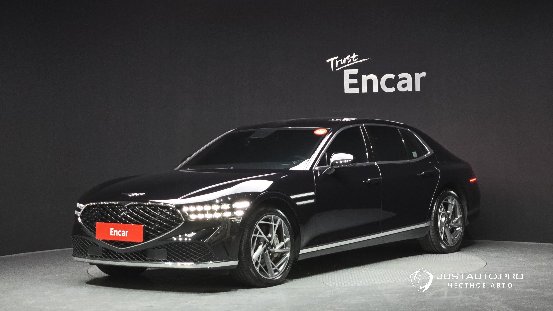 Автомобиль Genesis G90