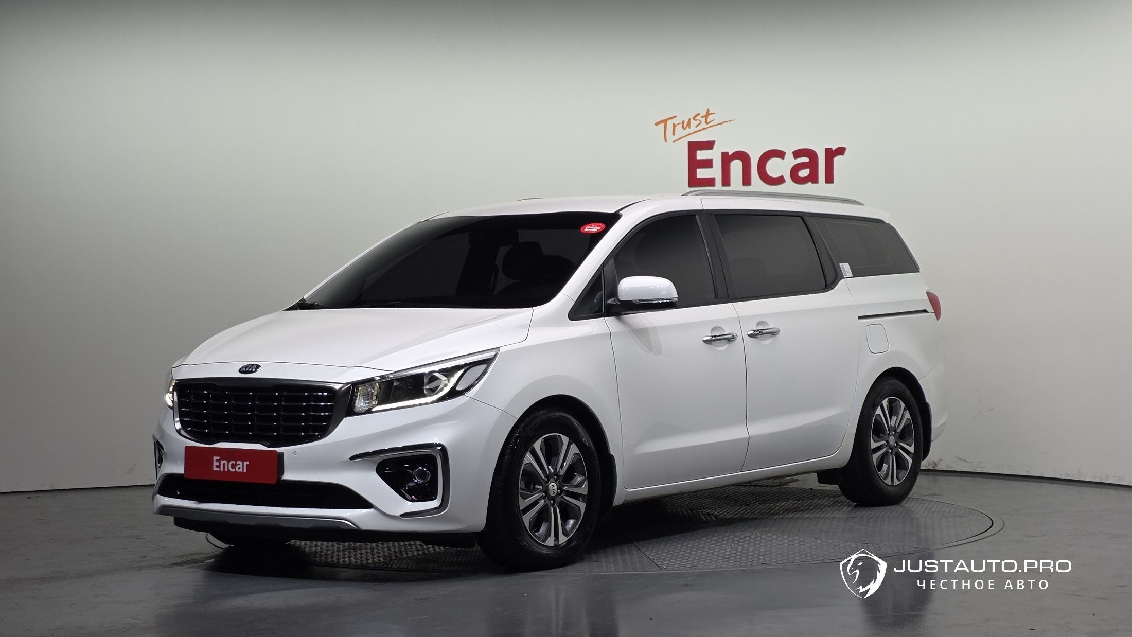 Автомобиль Kia Canival