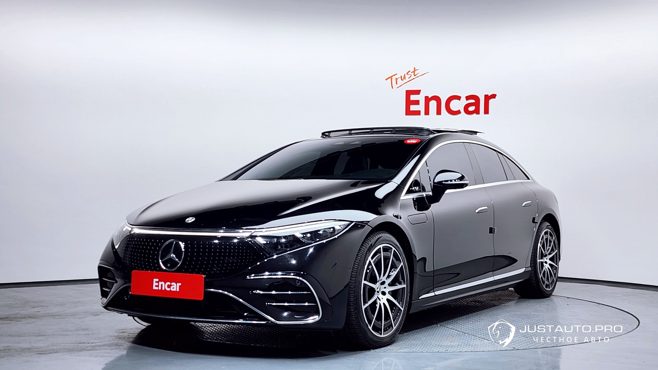 Автомобиль Mercedes-Benz EQS
