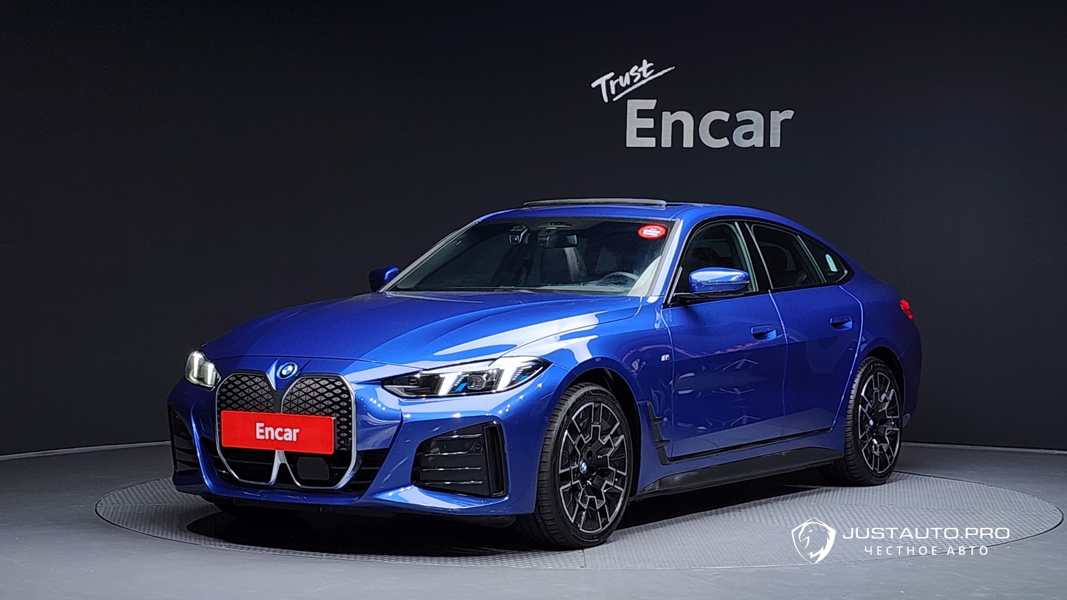 Автомобиль BMW i4