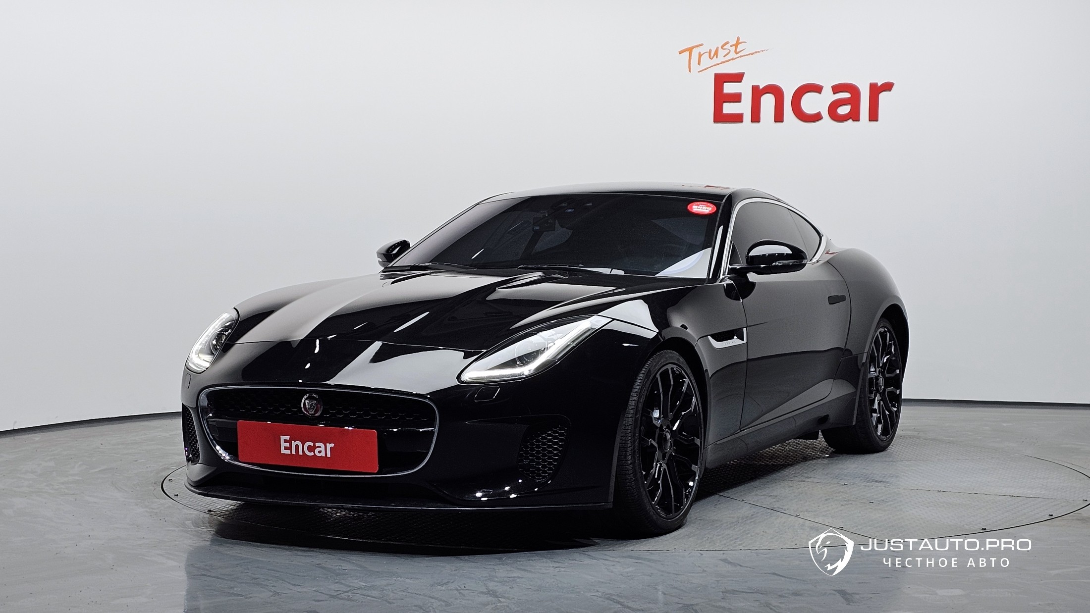 Автомобиль Jaguar F-TYPE