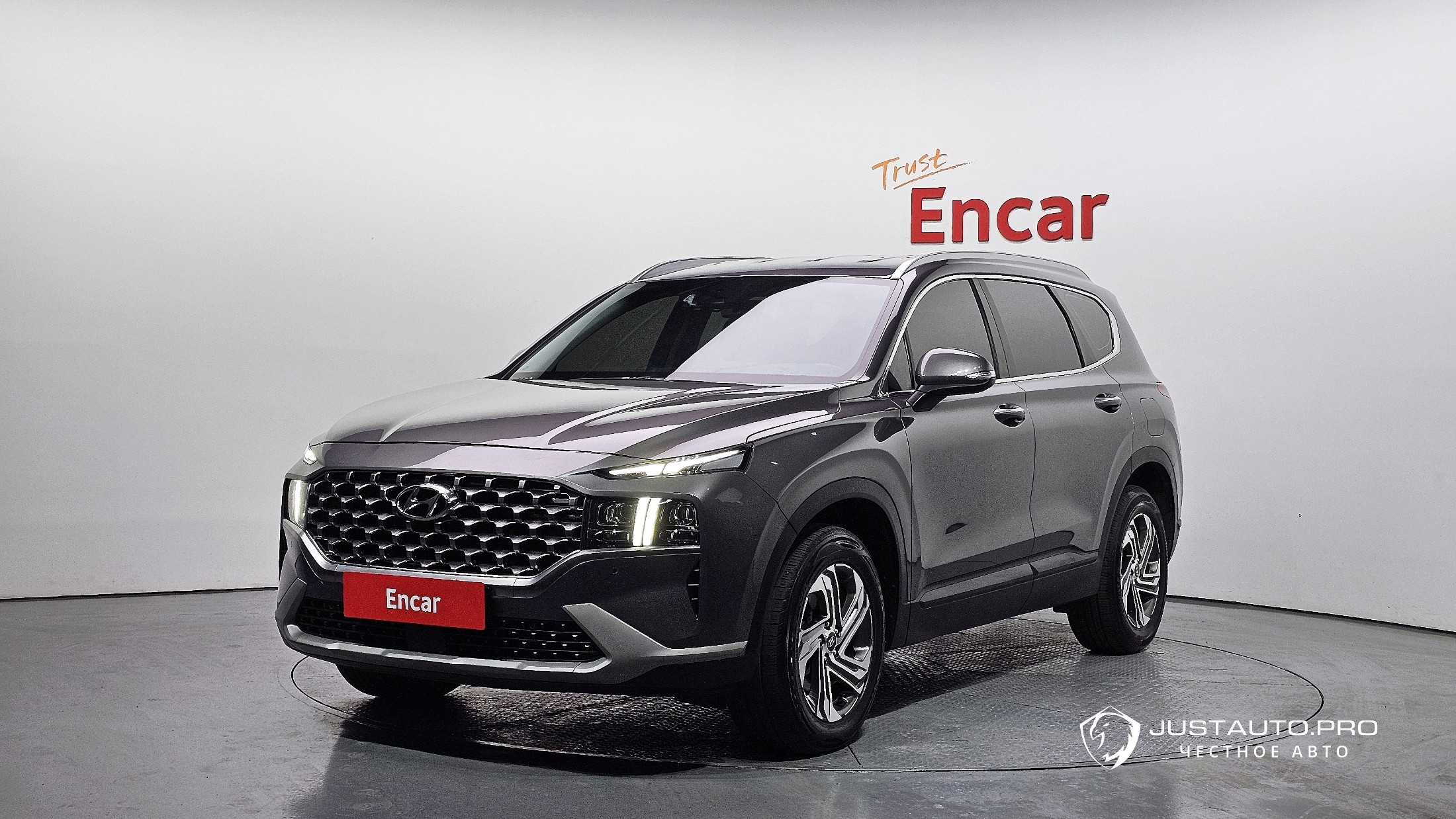 Автомобиль Hyundai Santafe