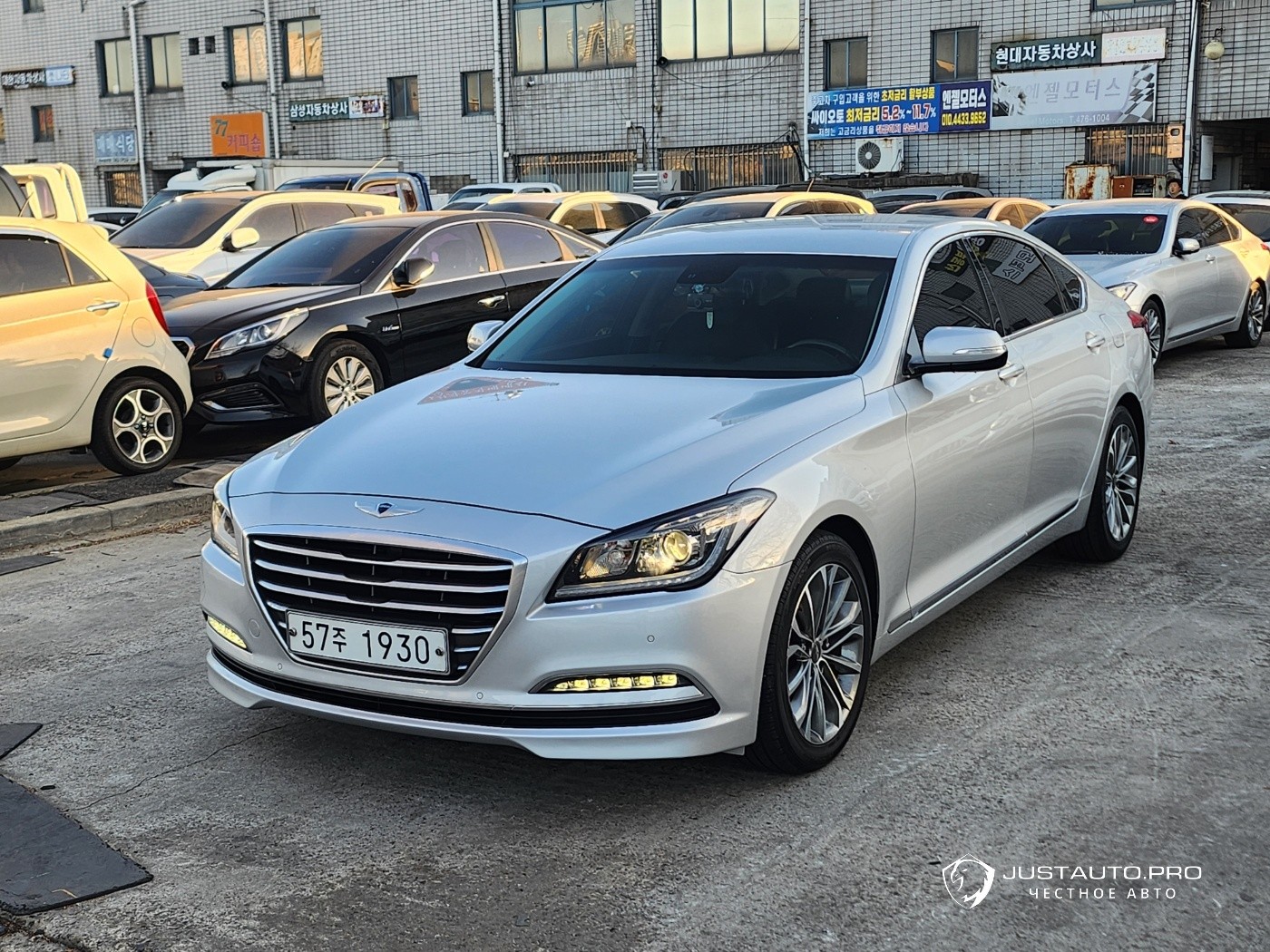 Автомобиль Hyundai Genesis