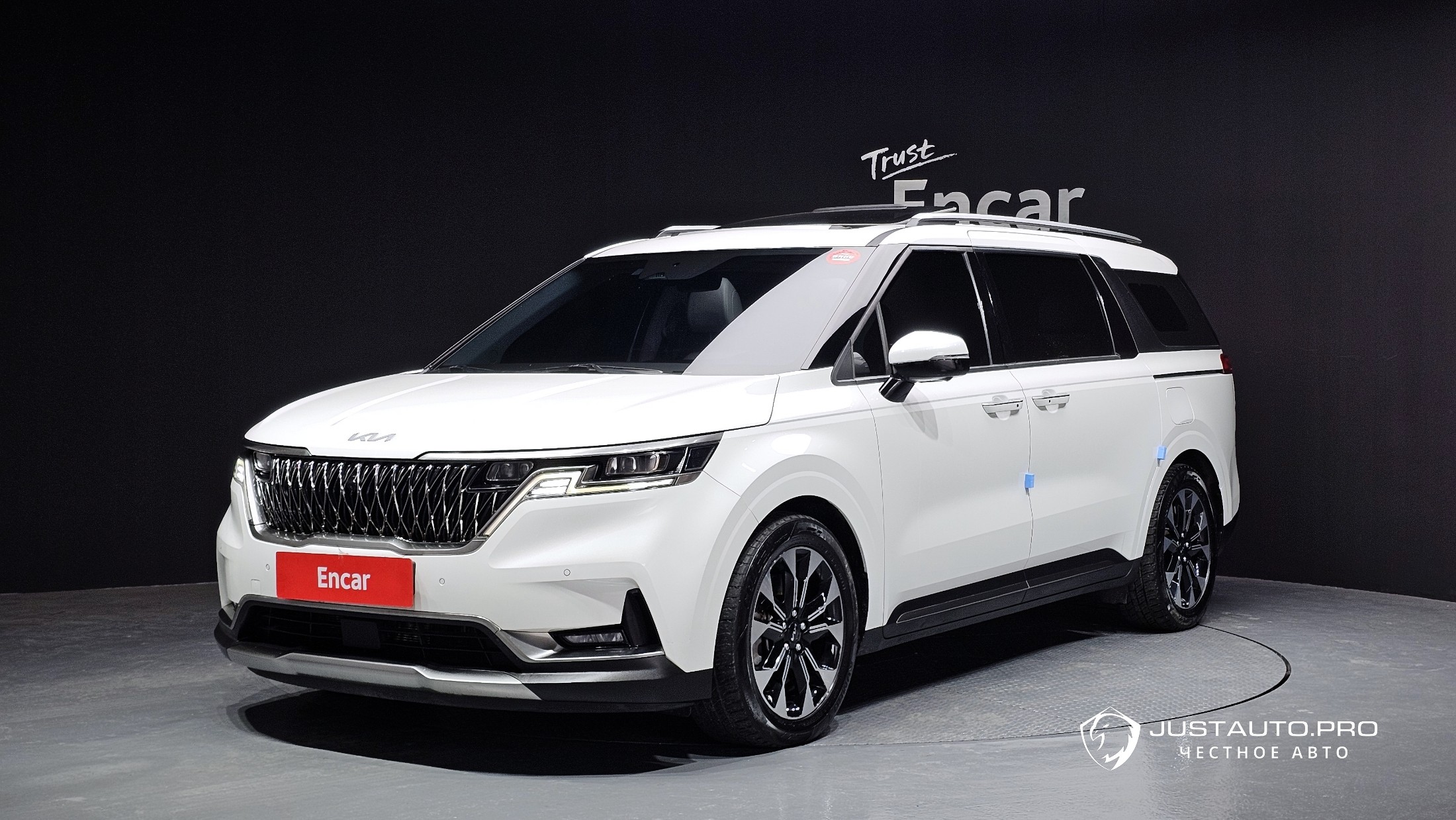Автомобиль Kia Canival