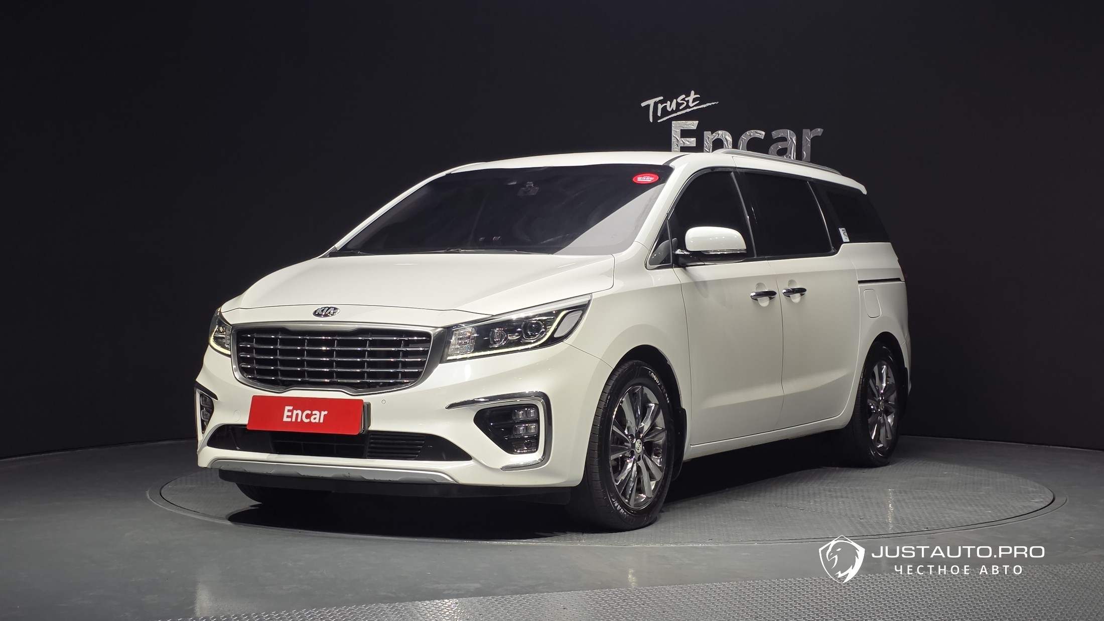 Автомобиль Kia Canival
