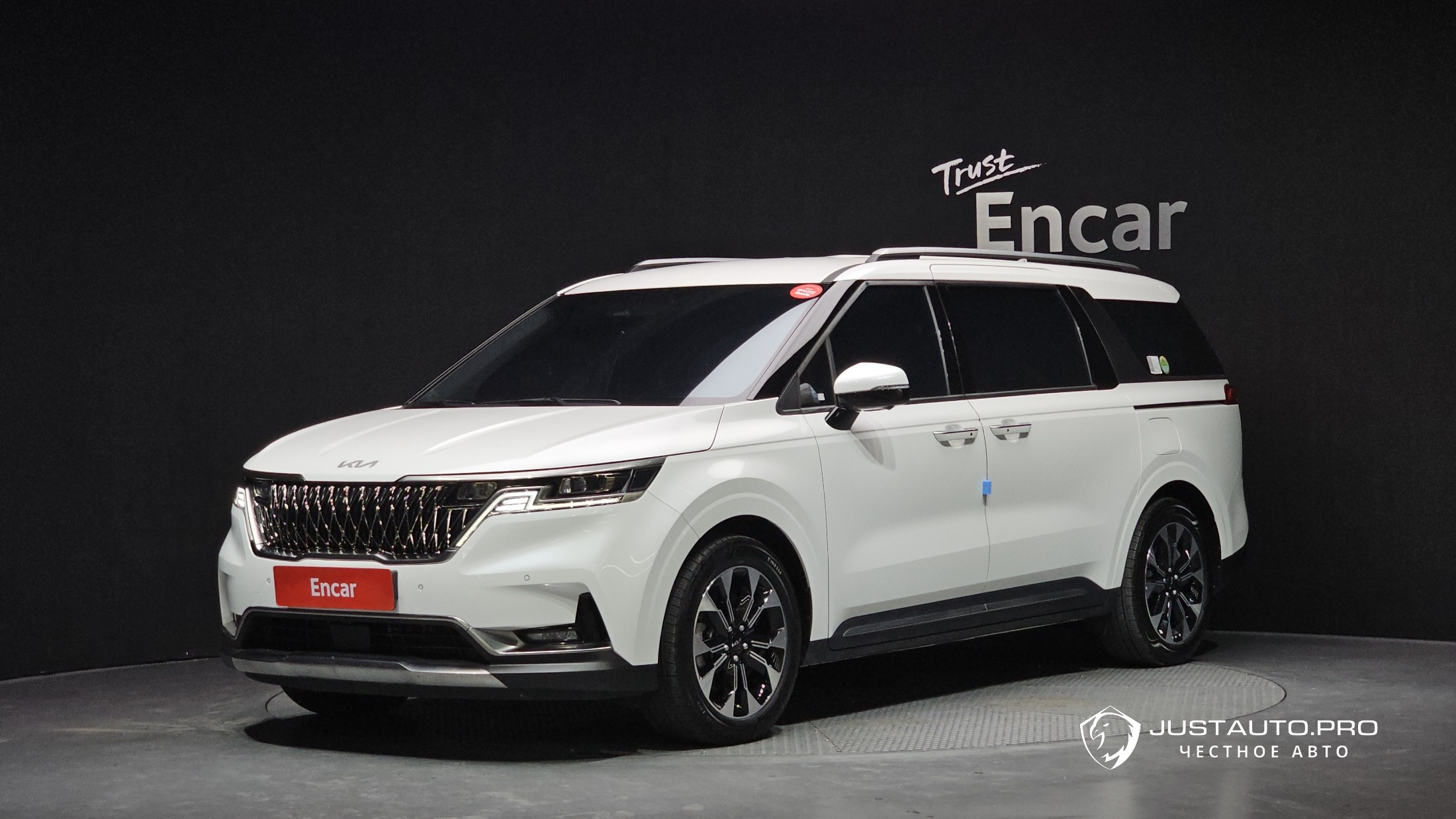 Автомобиль Kia Canival