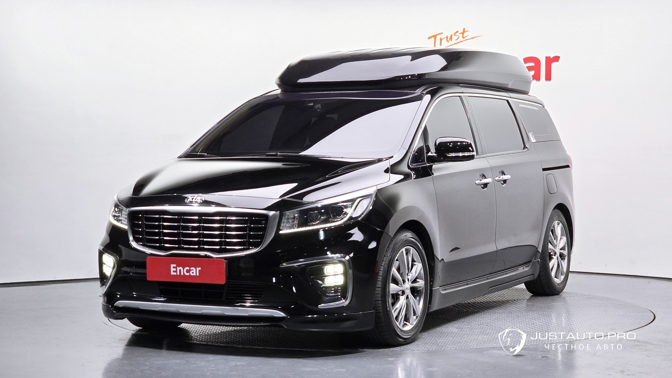 Автомобиль Kia Canival