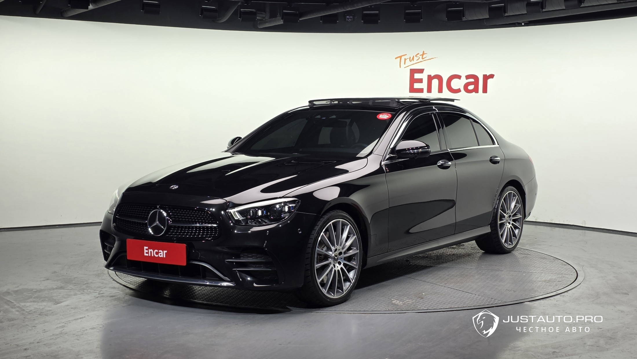 Автомобиль Mercedes-Benz E-Class