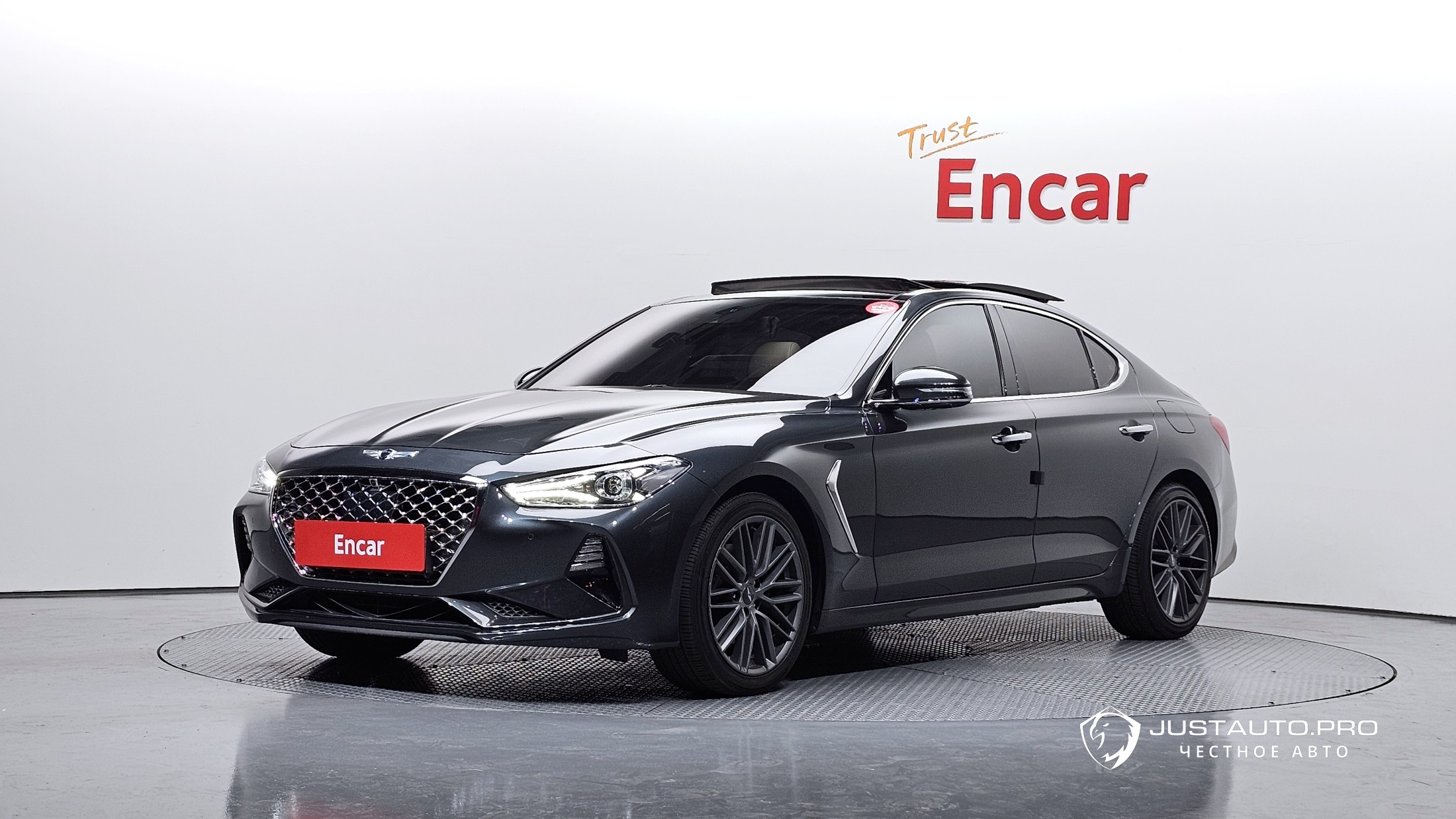 Автомобиль Genesis G70