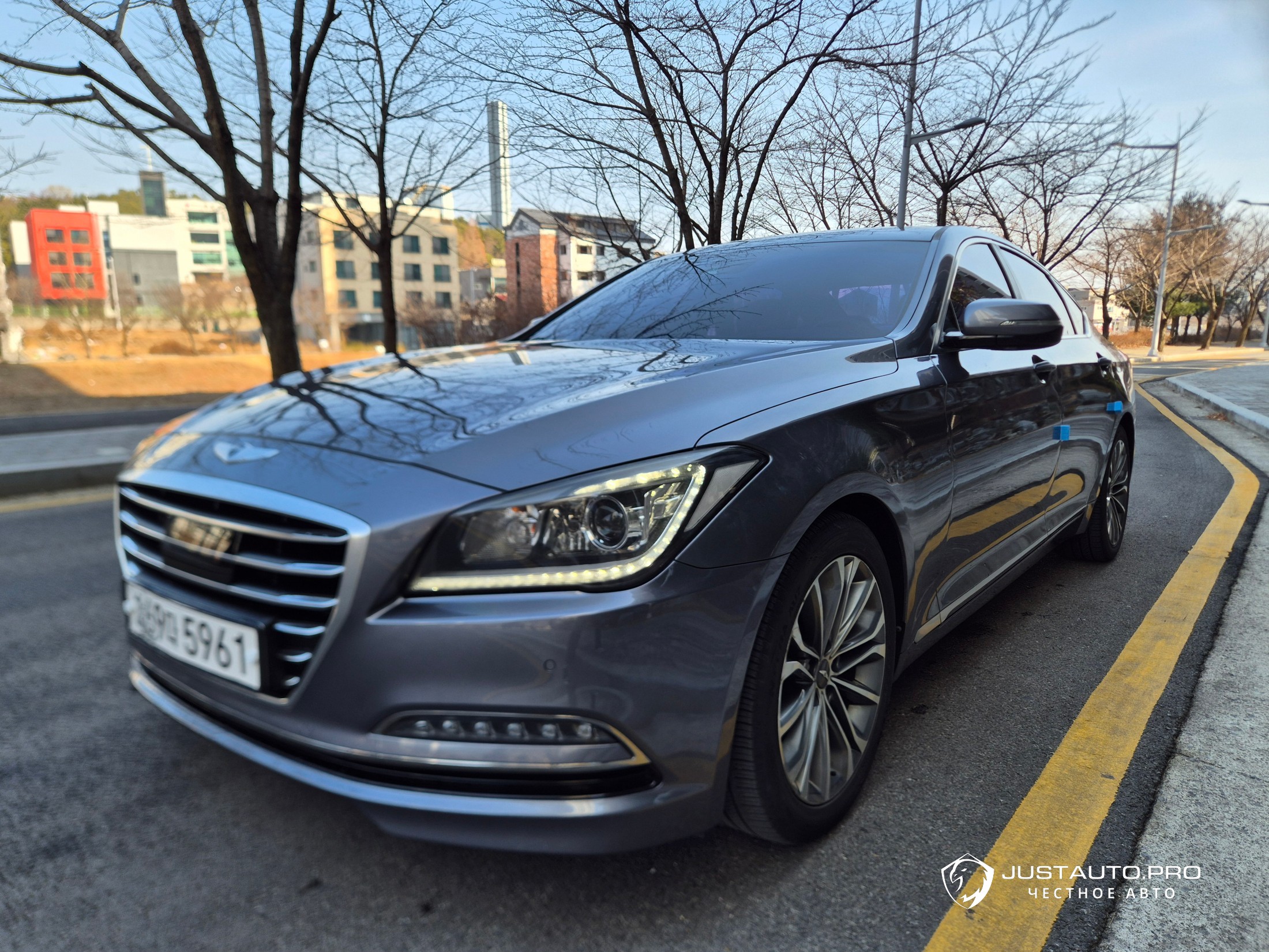 Автомобиль Hyundai Genesis