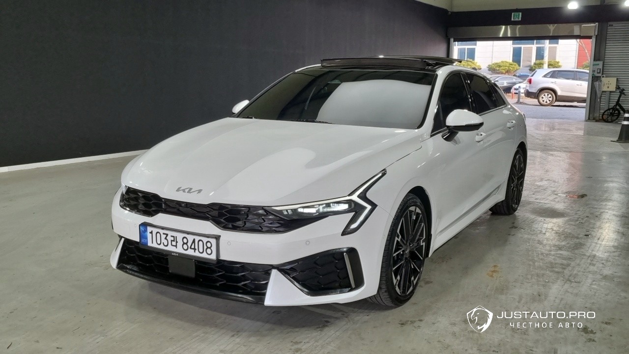 Автомобиль Kia K5