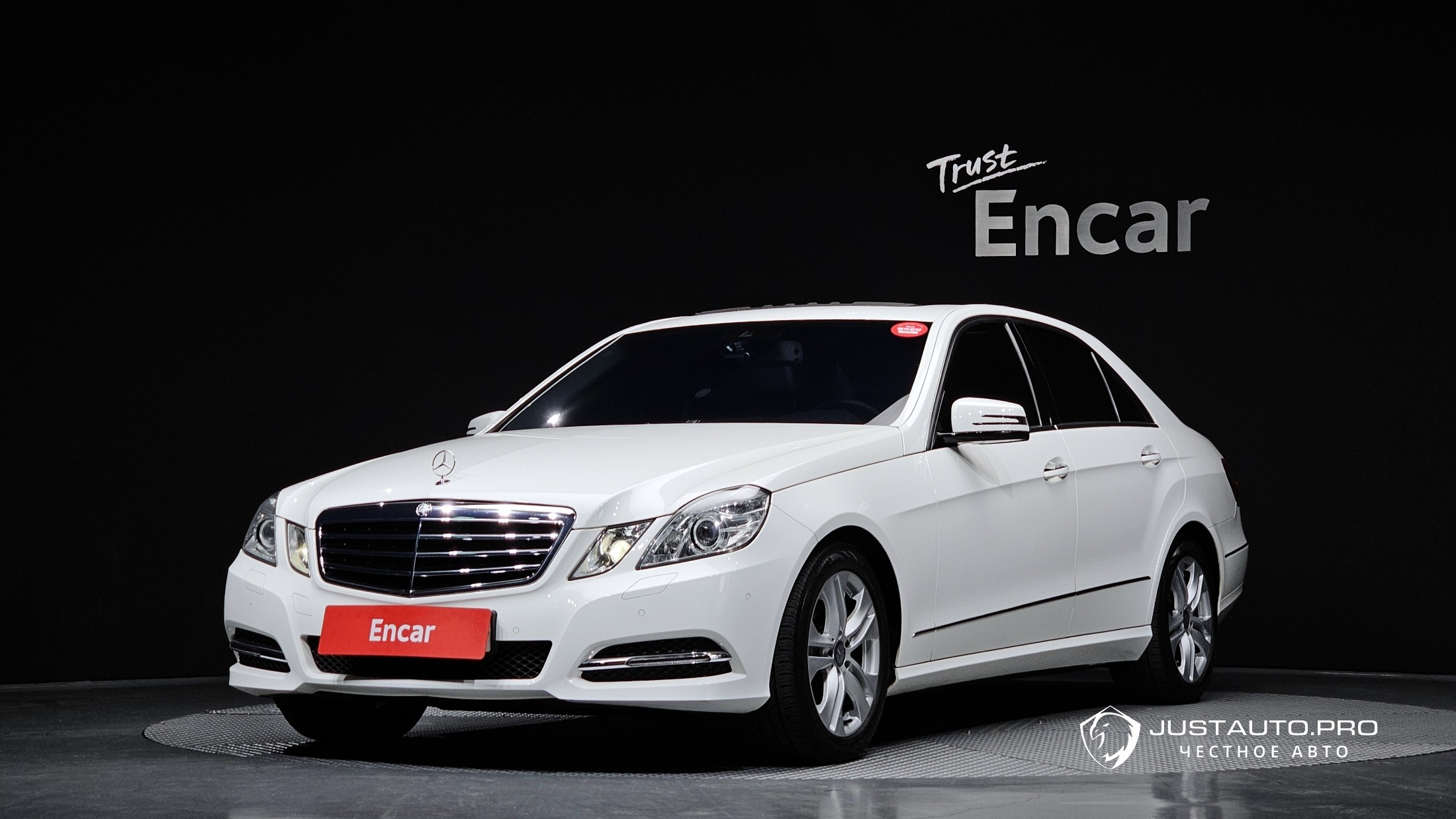 Автомобиль Mercedes-Benz E-Class