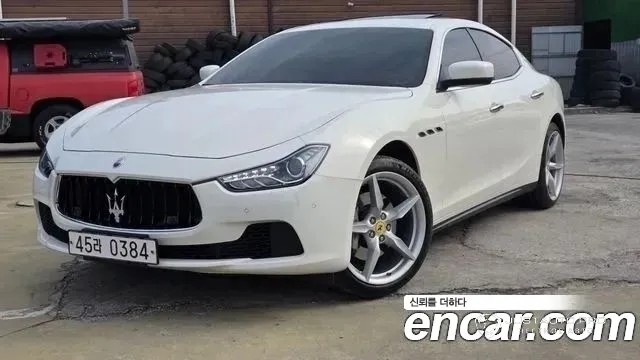 Автомобиль Maserati Ghibli