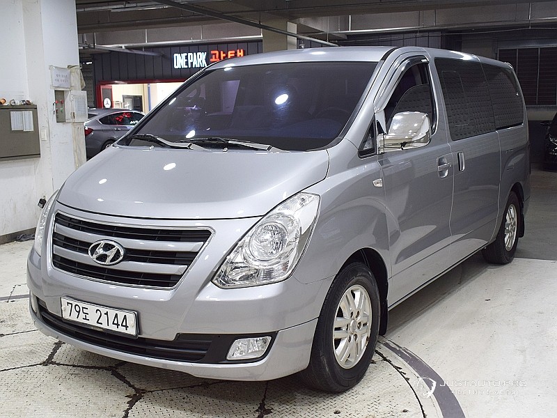 Автомобиль Hyundai Starex