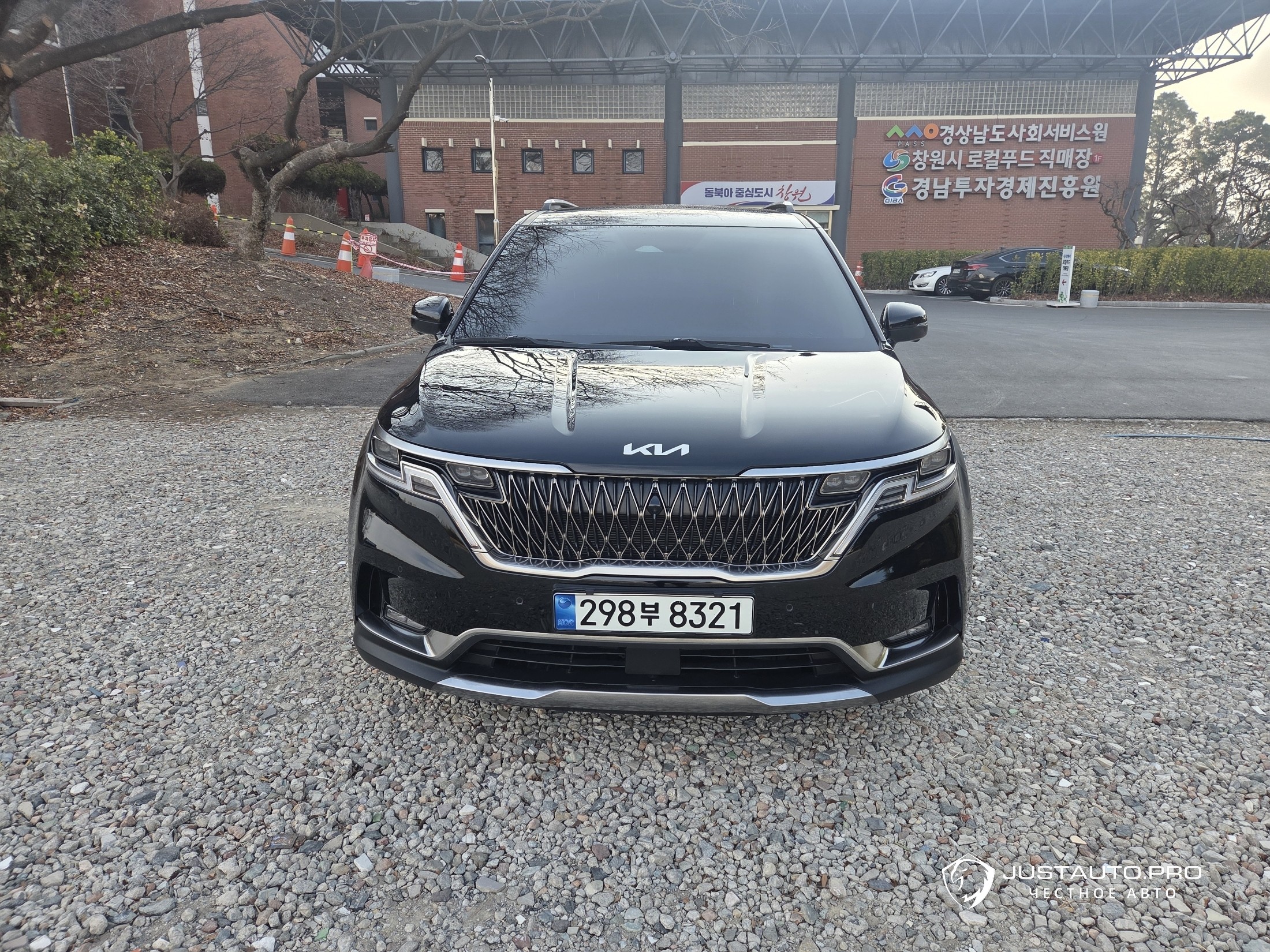 Автомобиль Kia Canival