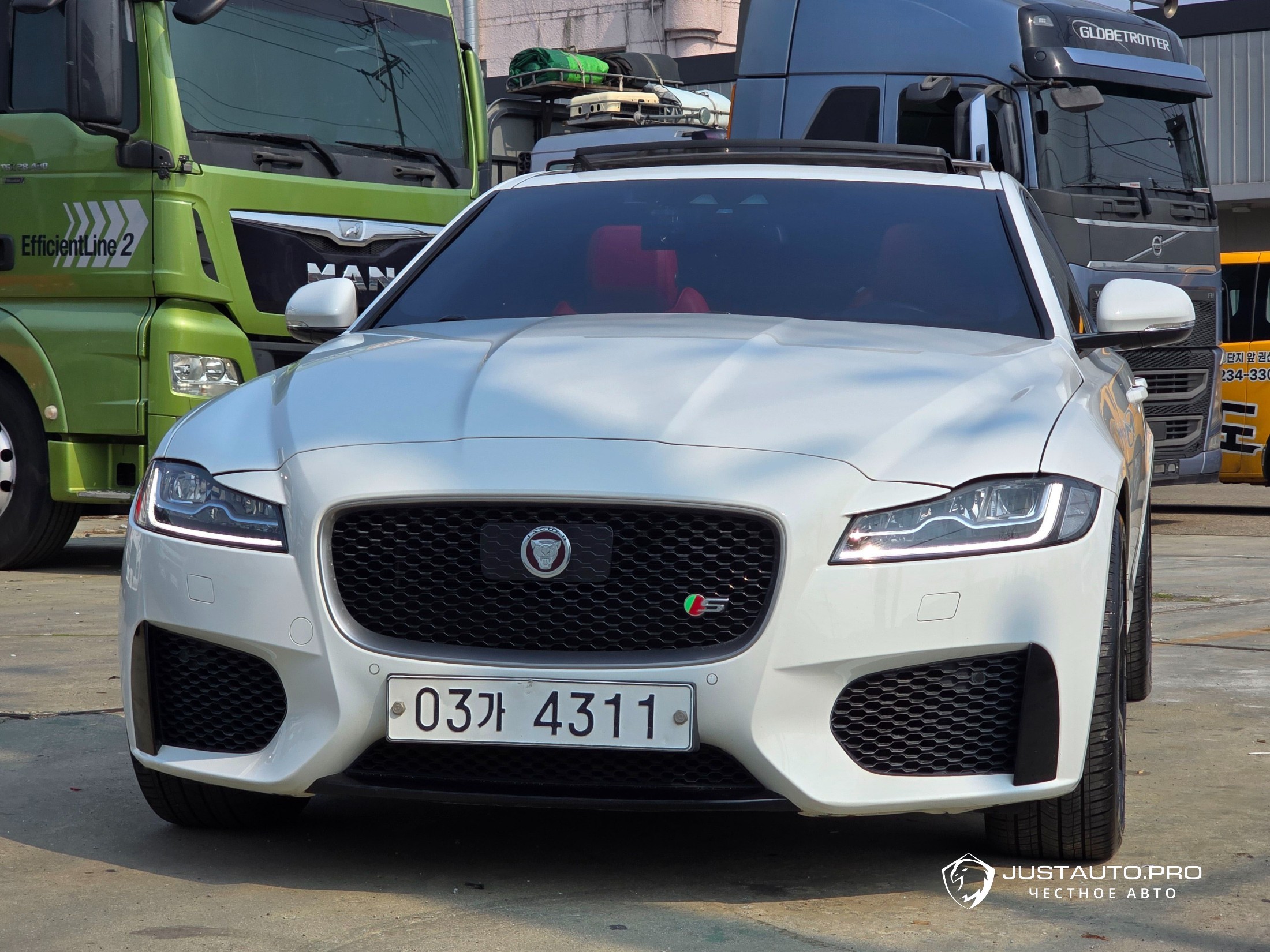 Автомобиль Jaguar XF