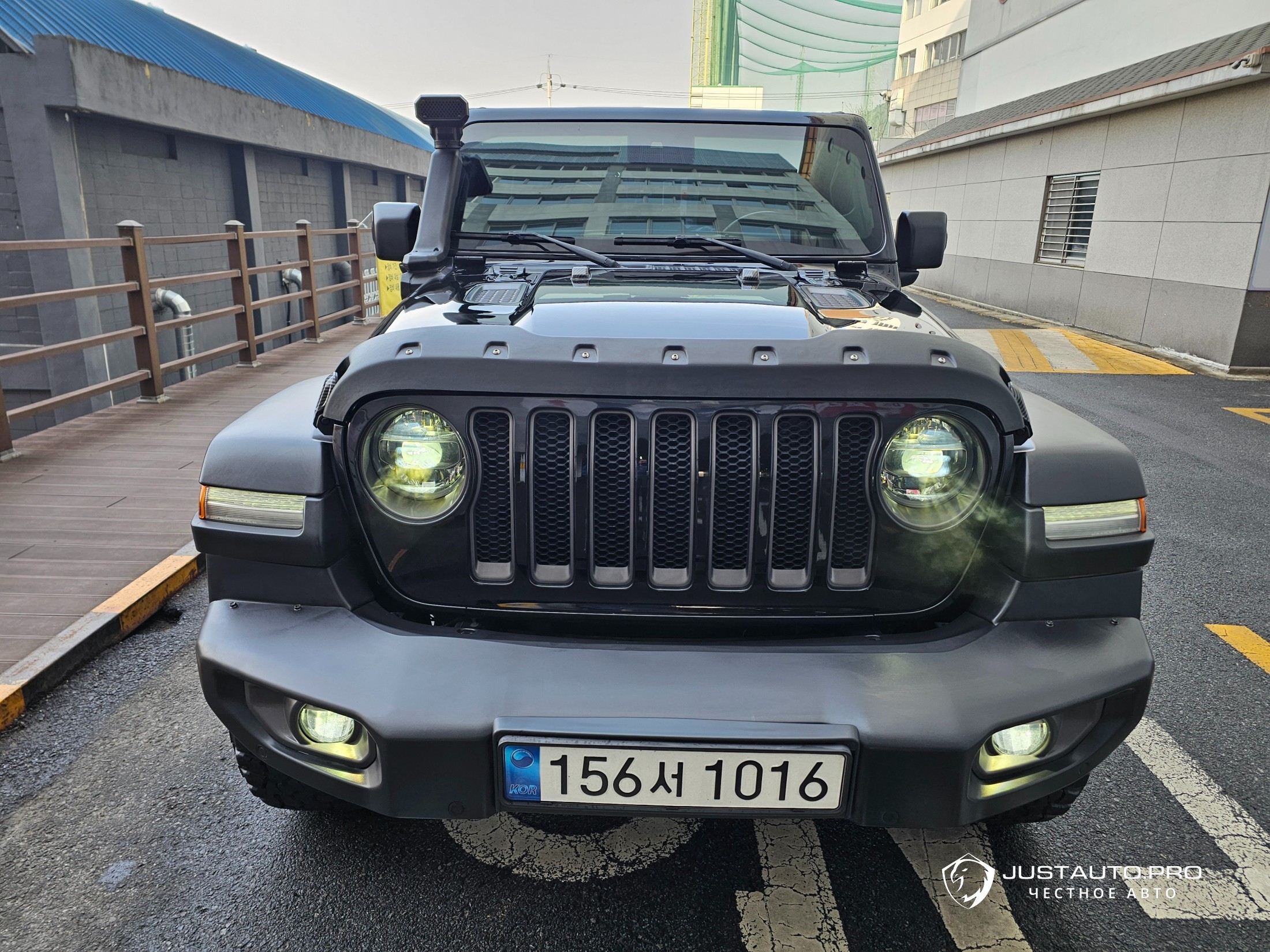 Автомобиль Jeep Wrangler