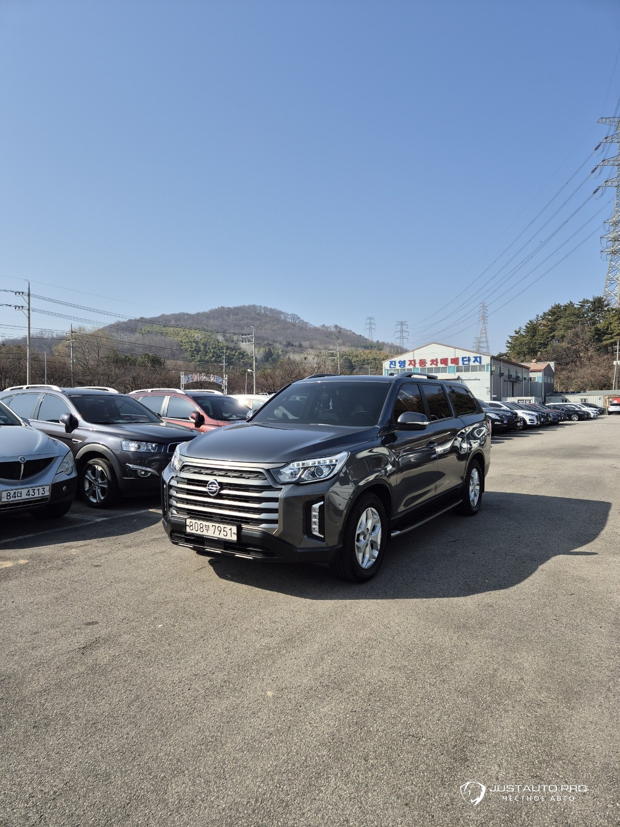Автомобиль KG_Mobility_Ssangyong Rexton